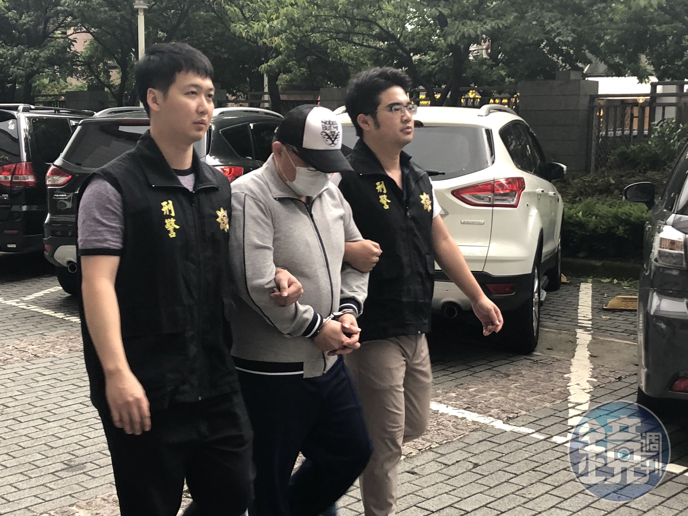 警方將因毒品案入獄的張嫌借提偵訊。（刑事局提供）