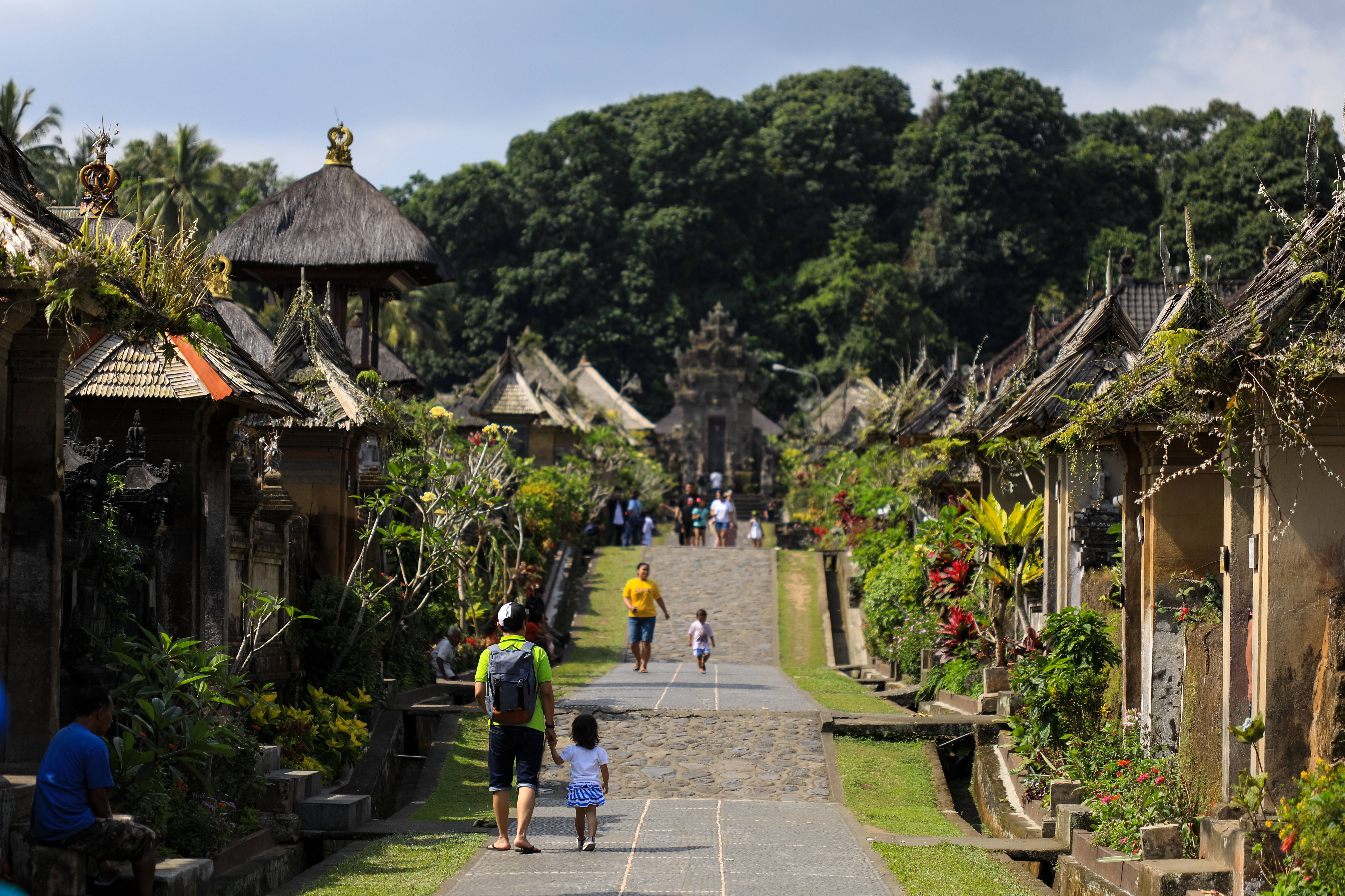 站在村內高處，可以一覽整座村莊，有種簡樸有力道的美感。