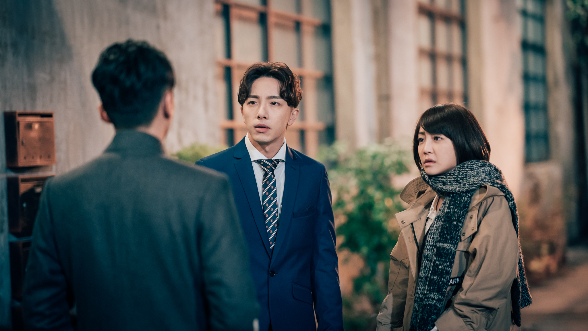 李國毅（左）在拍戲時很愛搞笑，逗樂其他演員。（歐銻銻娛樂提供）