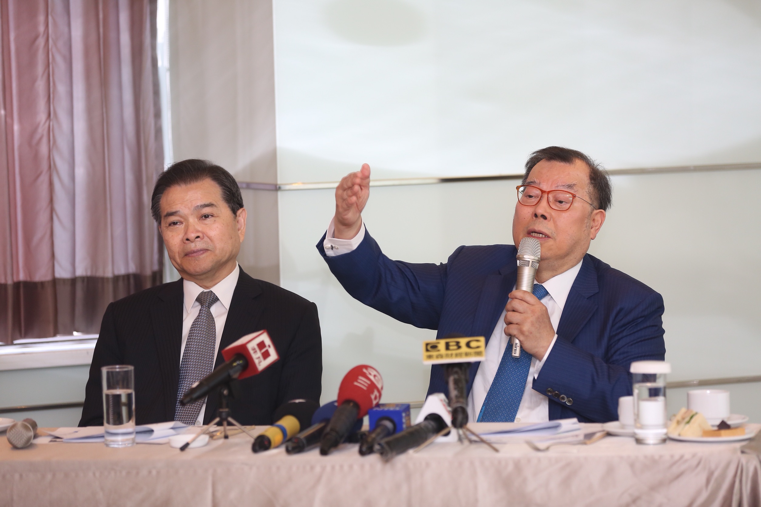 黃崇仁在記者會上表示，力晶目標是2020年在台灣上市。