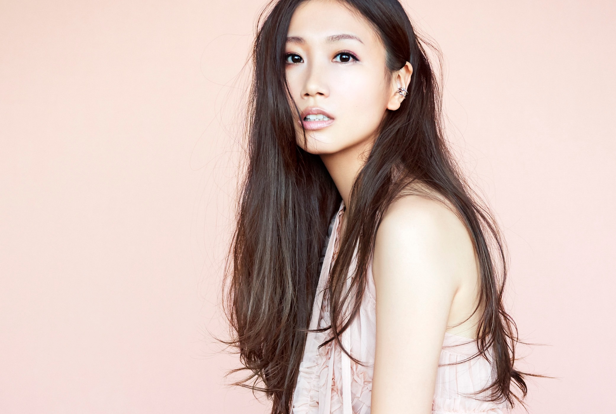 出道15年的大塚愛將再度來台開唱，身分已經是一個孩子的媽。（avex Taiwan提供）