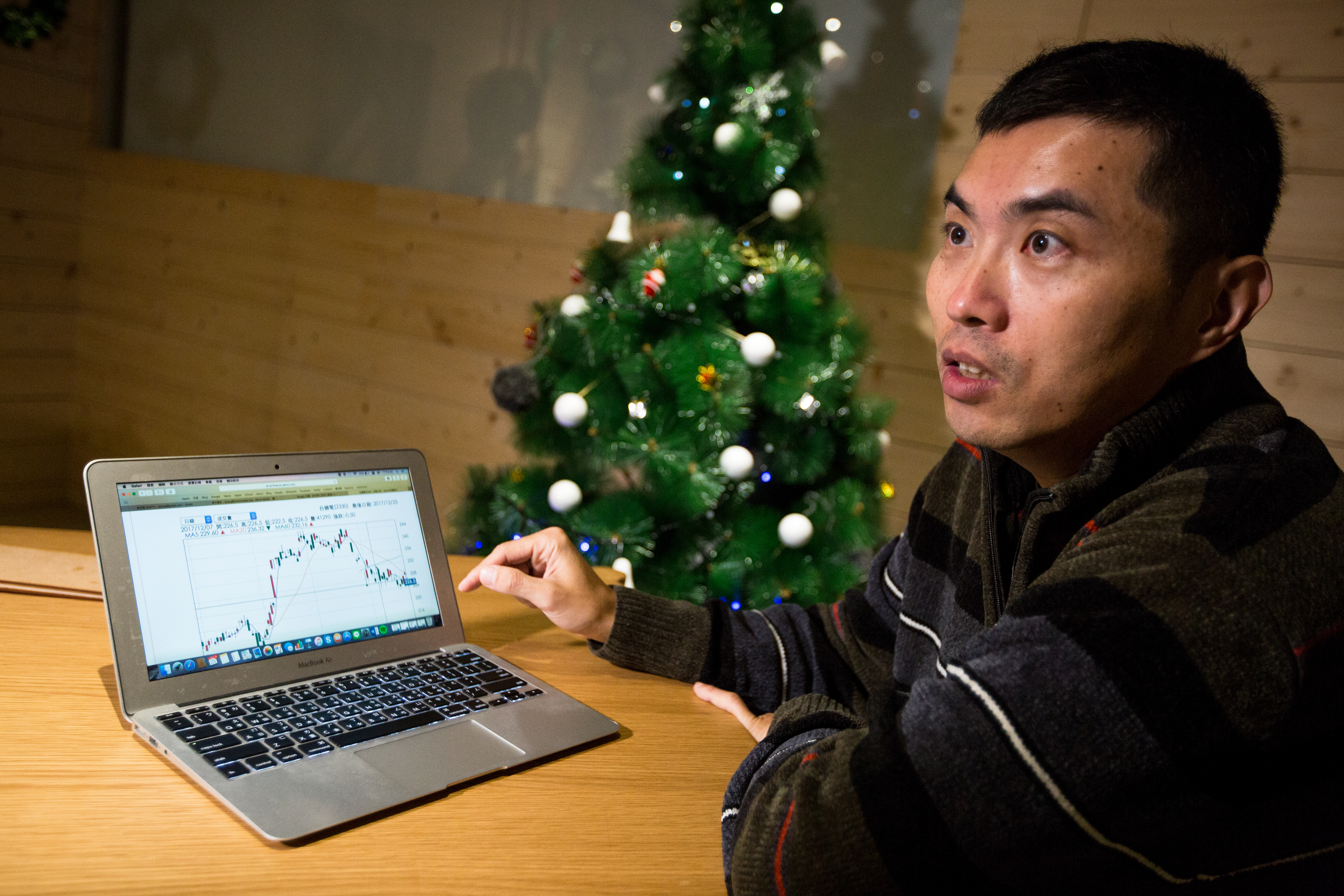 自創一套「聚寶盆股」的投資高手王仲麟認為，只要公司宣布減資，就會考慮賣掉、換股操作。