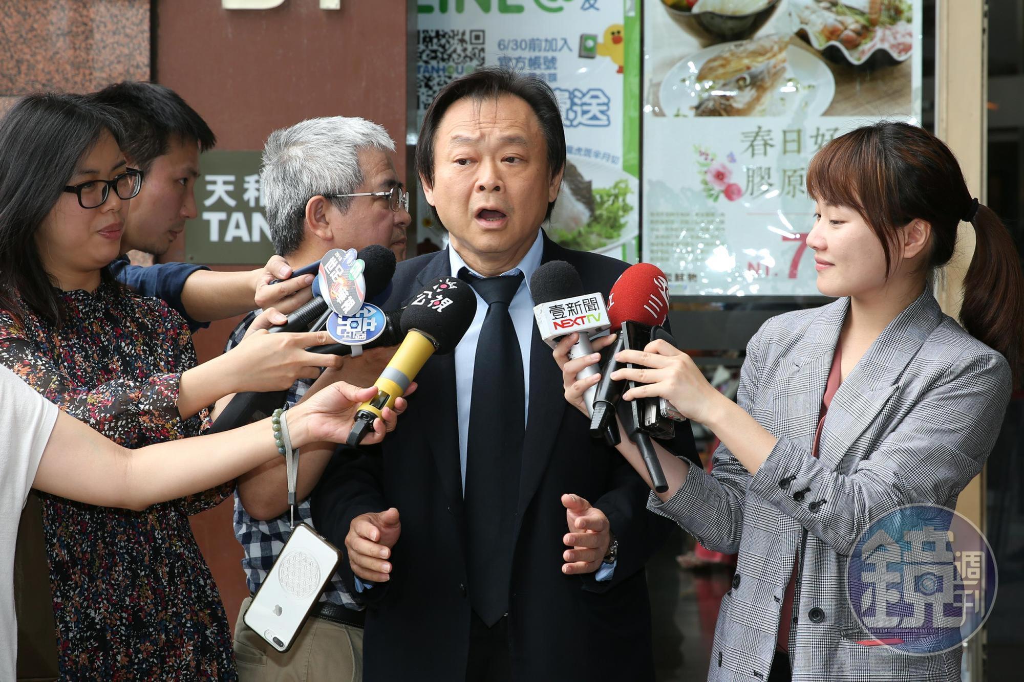 台北市議員王世堅今批台北市長柯文哲對不起柯媽媽。