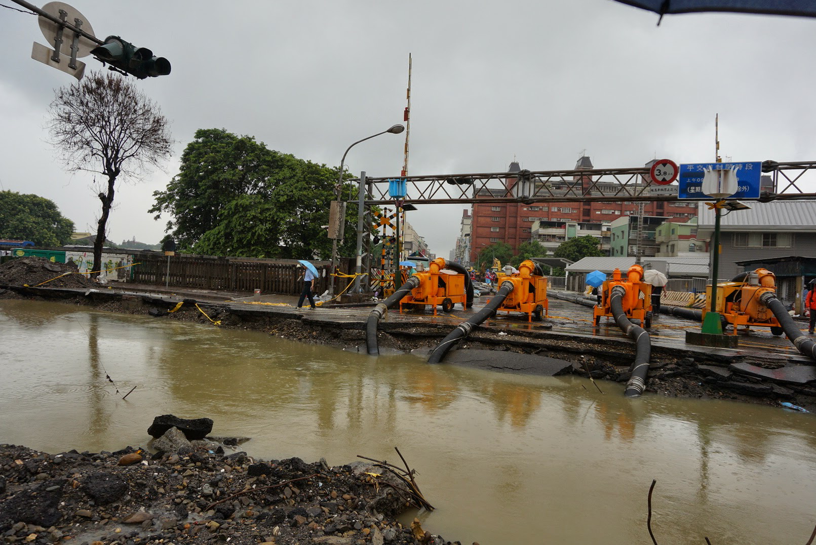 2014年7月31日深夜因榮化管線丙烯外洩，發生史上最嚴重氣爆，圖為2017年案發氣爆點。（翻攝網路）
