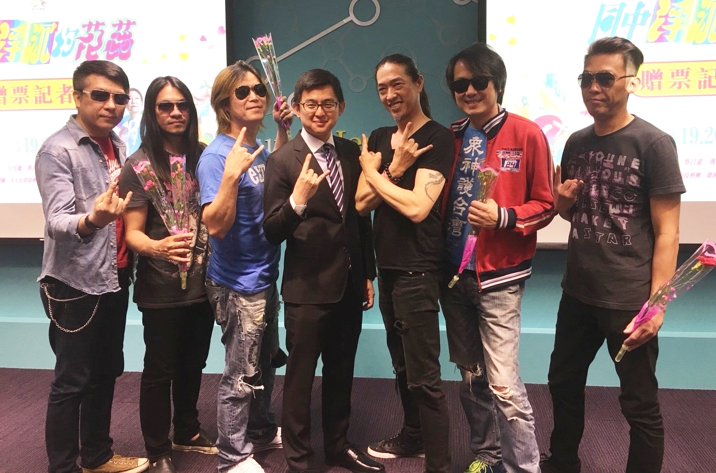 董事長樂團捐出百張音樂劇《風中浮沉的花蕊》給青年社福團體，作為母親節的禮物。（獨一無二娛樂提供）