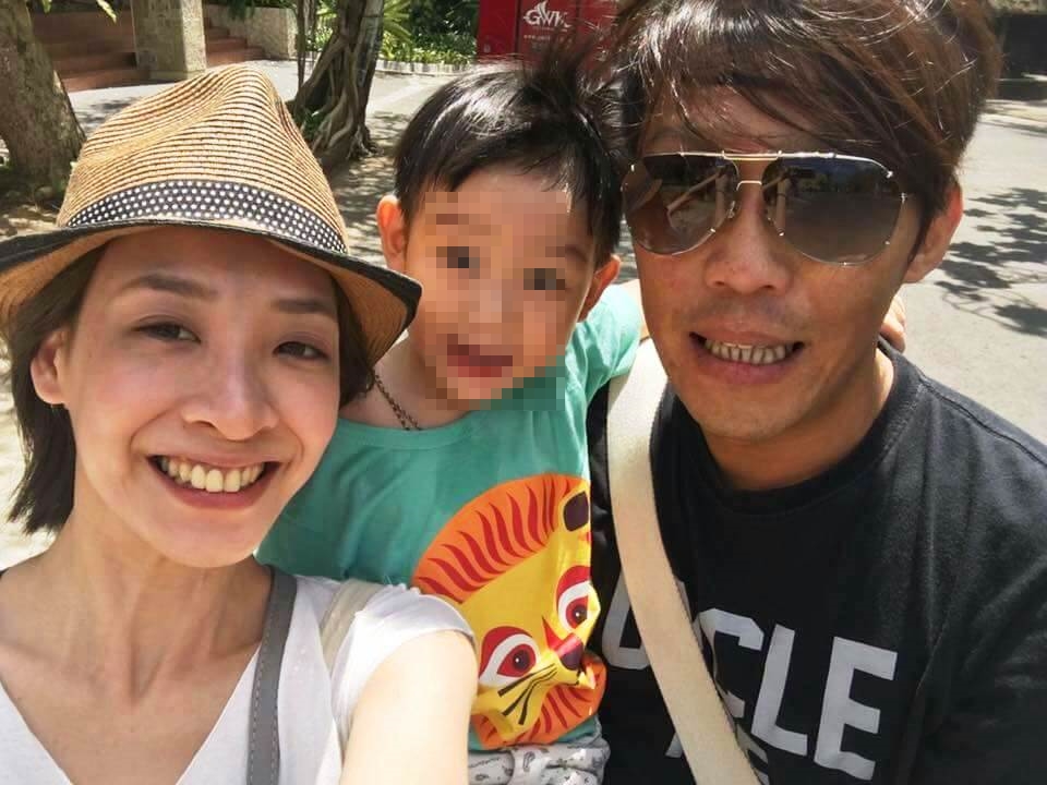 董事長樂團鼓手Micky即將再當老爸，但仍虧欠老婆一場求婚跟婚戒。（翻攝網路）