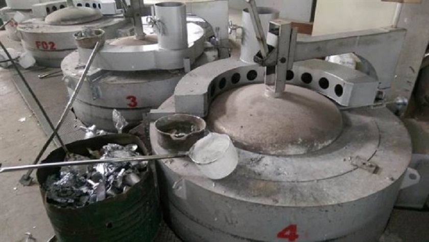 地下鑄鐵廠排放刺鼻空汙，負責人李男被起訴。（環保局提供）