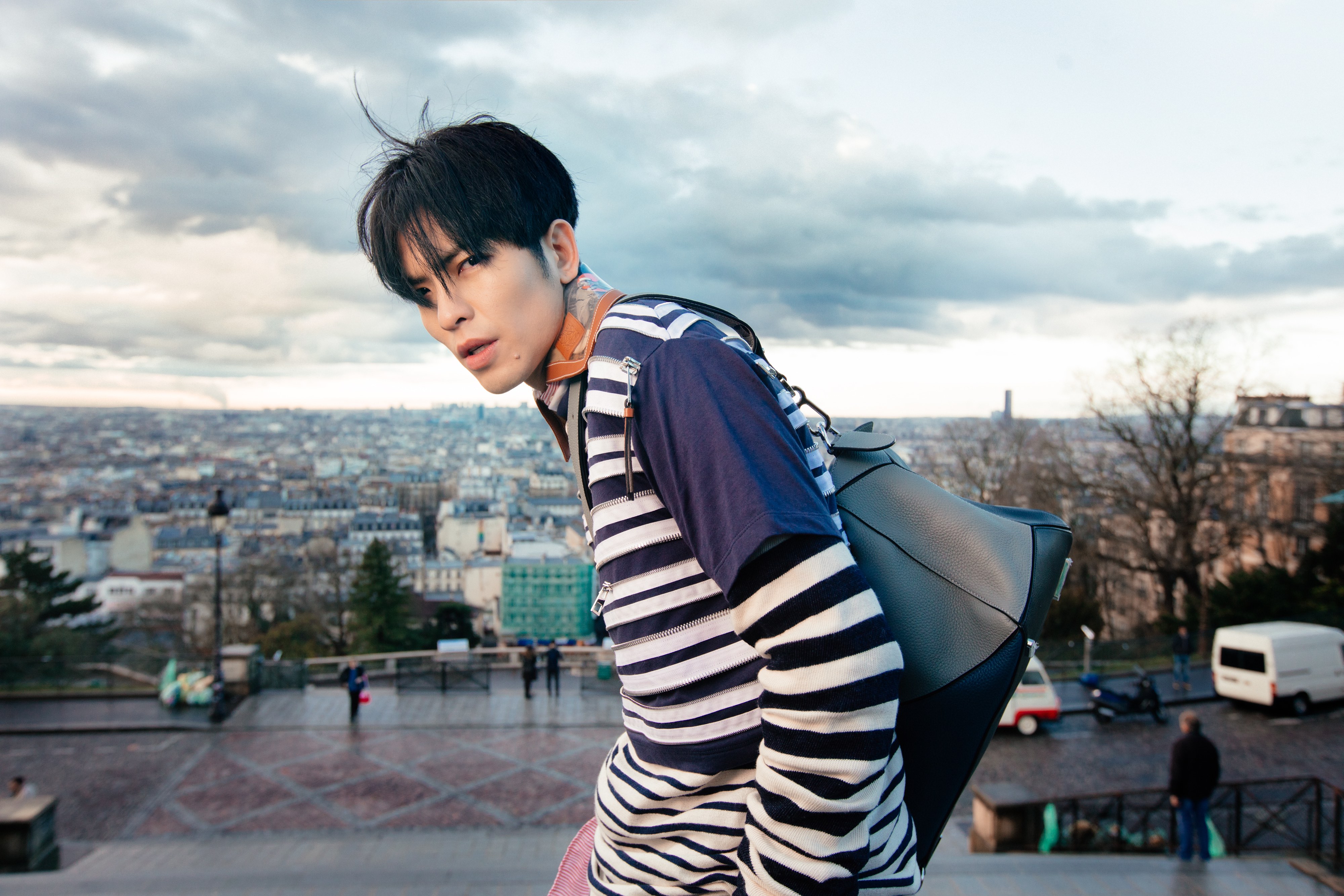 蕭敬騰的《娛樂先生》台北小巨蛋演唱會倒數計時，新歌問世讓期待度升溫。（華納音樂提供）