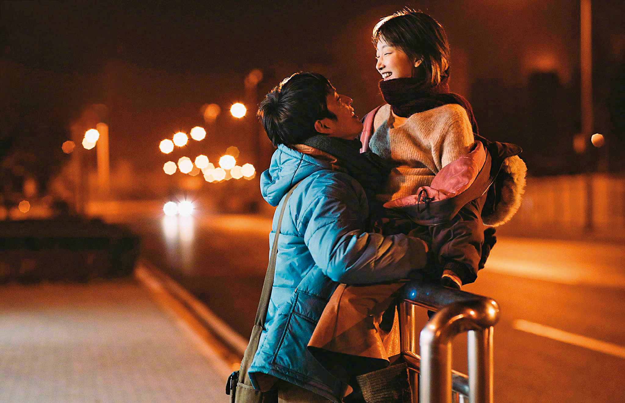 《後來的我們》中國票房已超過新台幣60億，由周冬雨（右）和井柏然（左）主演的虐心愛情故事感動許多觀眾，裡面有許多劉若英回望過去的青春心事。（東方IC）