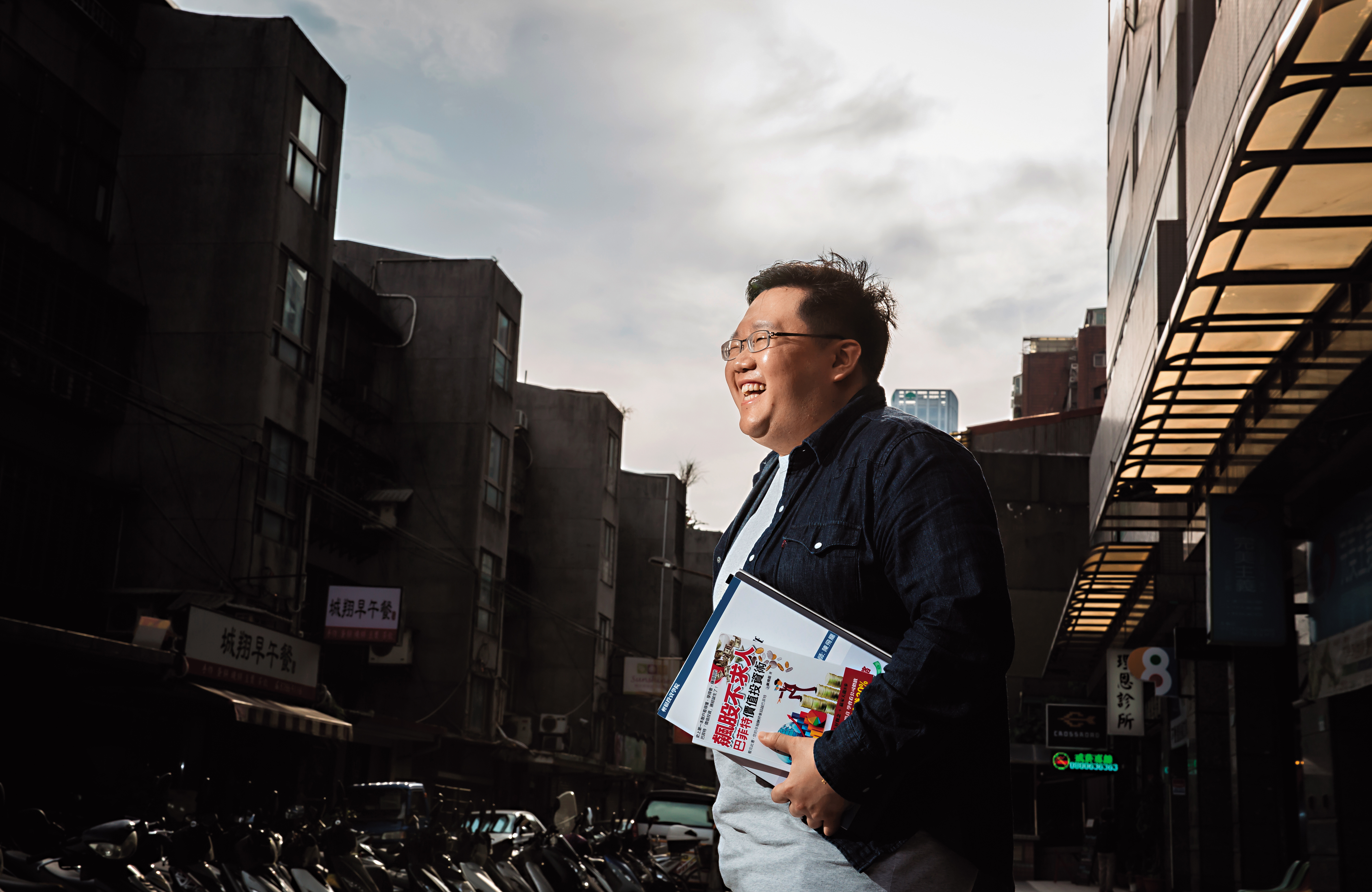 陳飛龍不只衝也懂得守，他把大半股票獲利鎖進房地產。