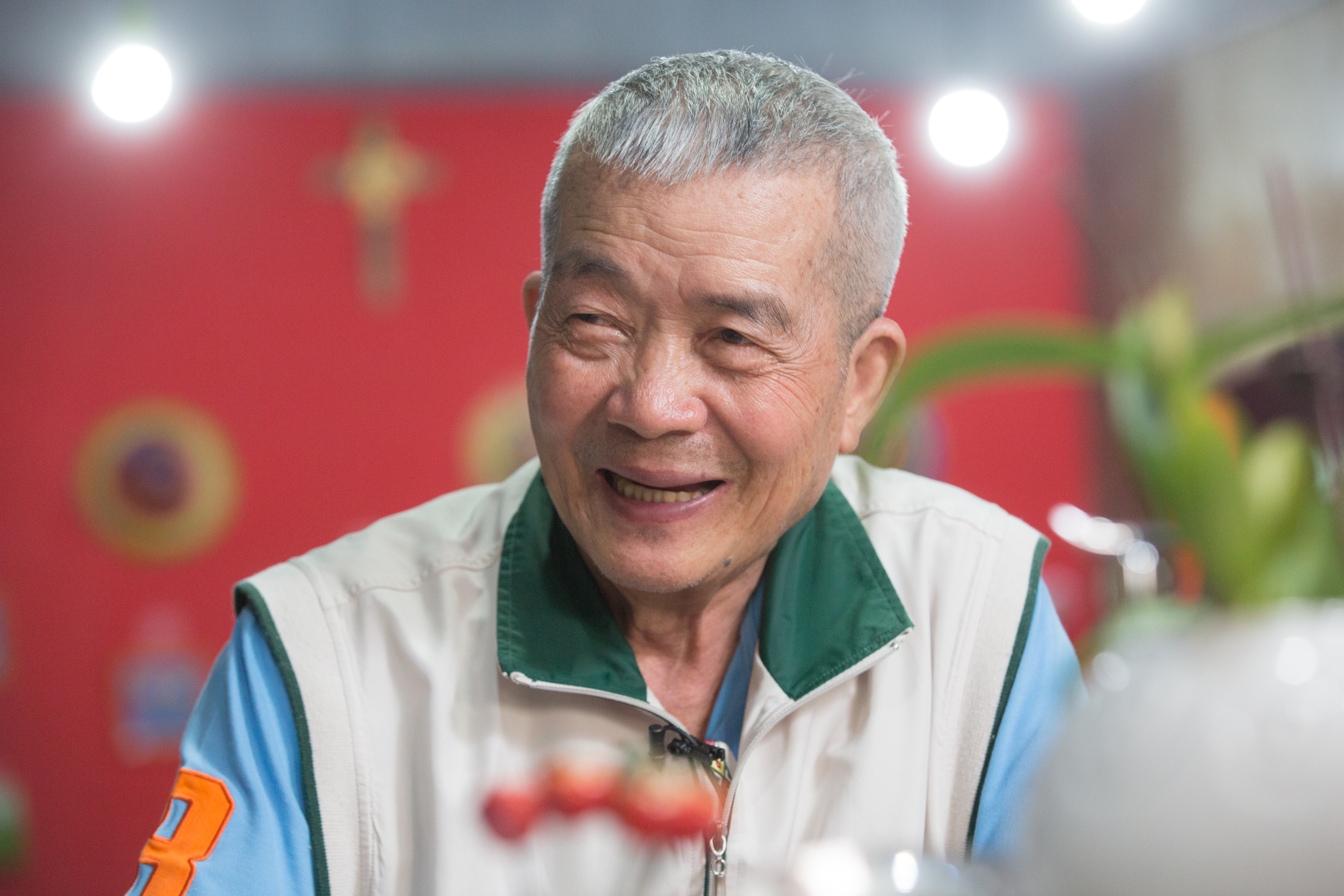 林玉泉笑談自己曾遇神明入夢的趣事。