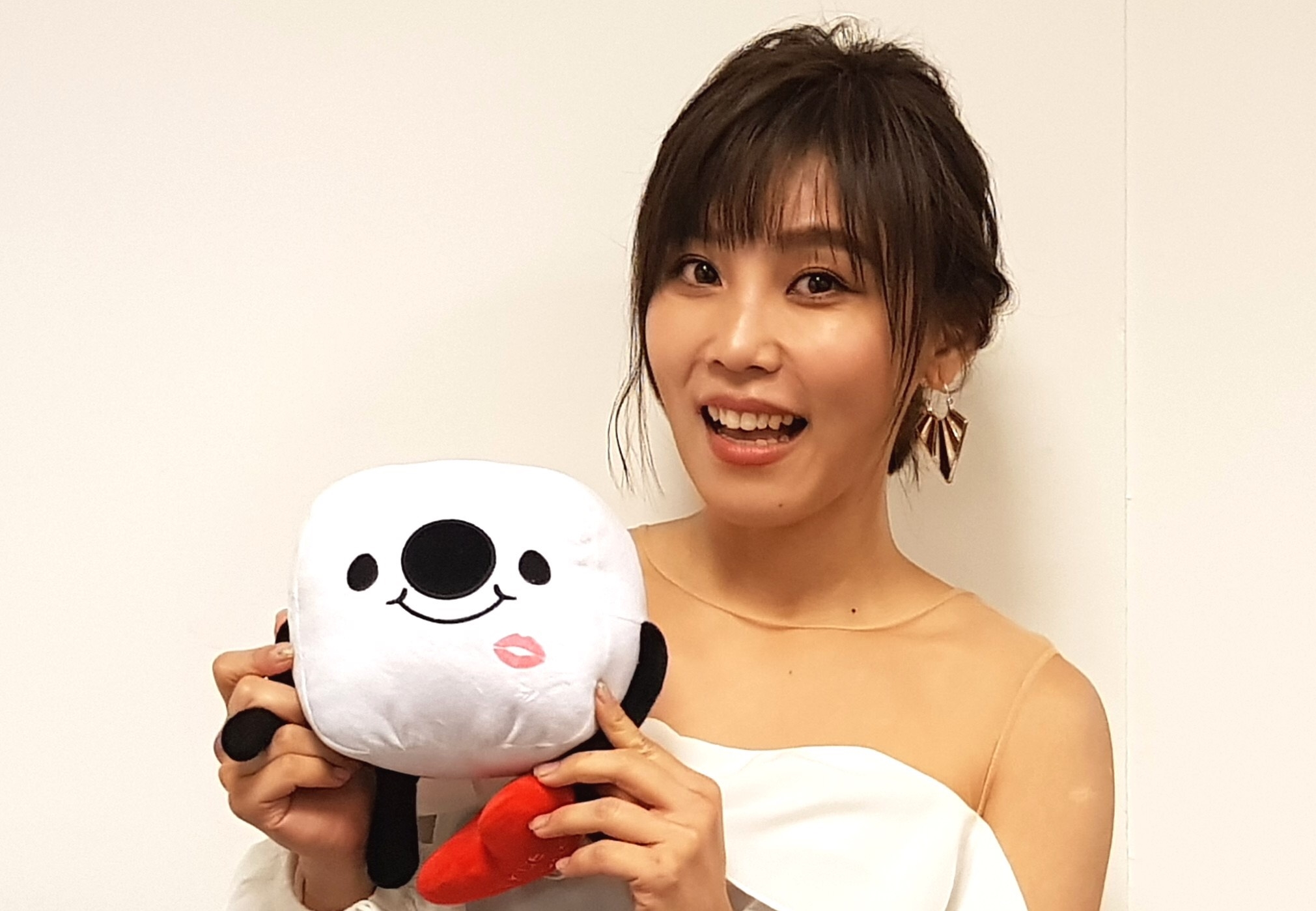 李佳薇接受17直播節目專訪。(新視紀整合行銷提供)