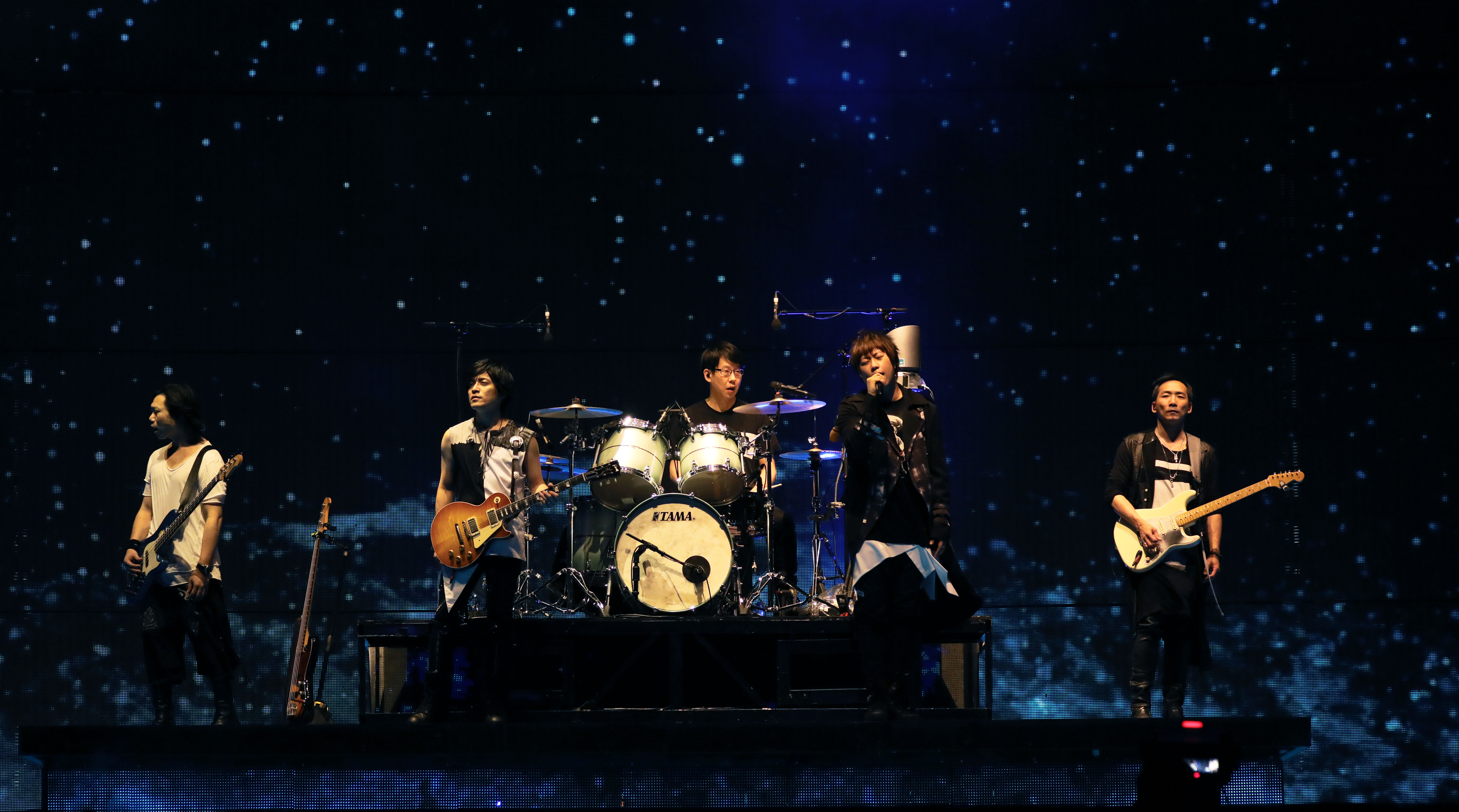 《人生無限公司》香港演唱會吸金 4.6億台幣，總計15萬名員工打卡上班同樂。（相信音樂提供）