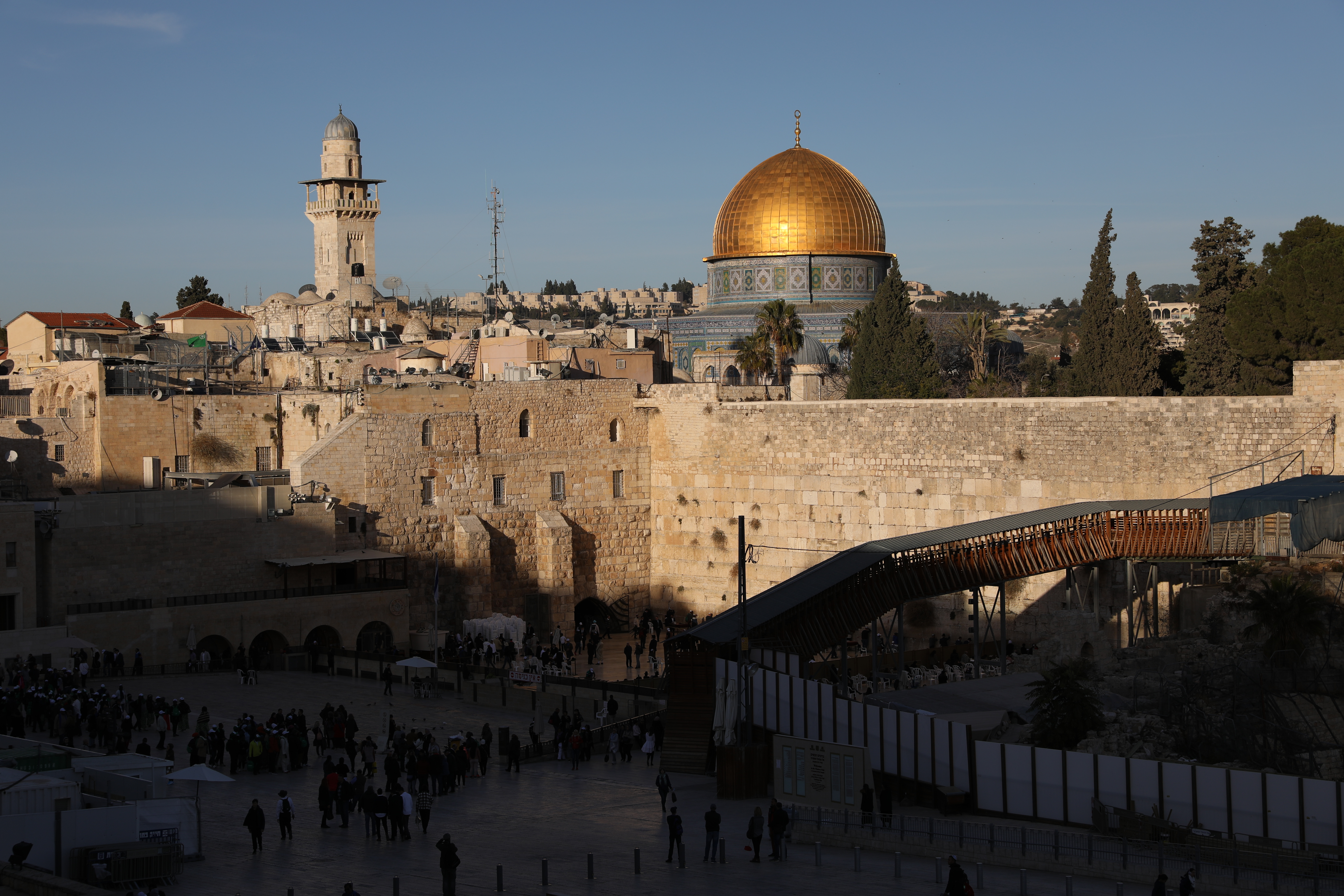 耶路撒冷「哭牆」上的金頂清真寺是最顯眼地標。