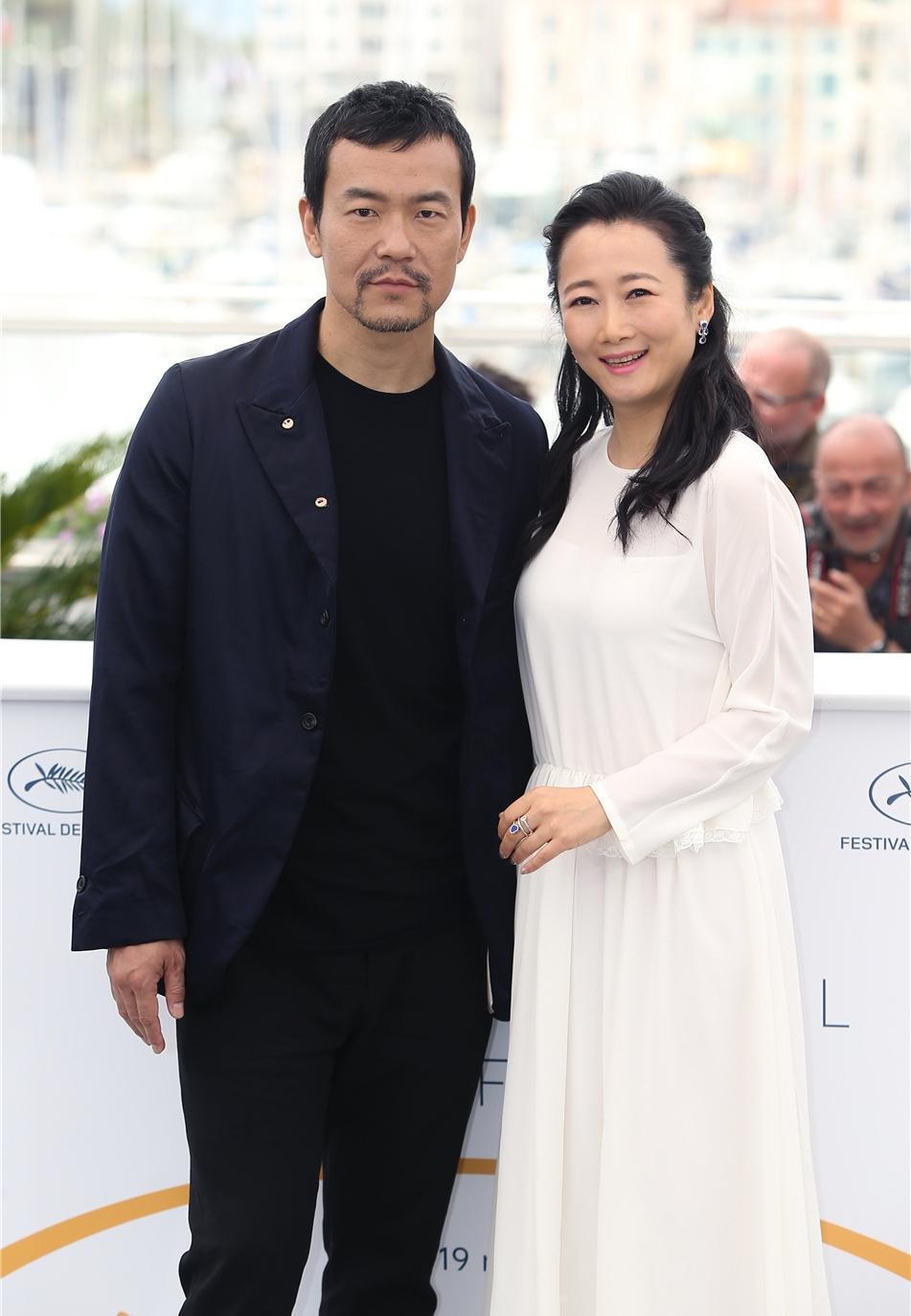女主角趙濤及男主角廖凡在戲中演出狂暴的賈式愛情。（佳映提供） 