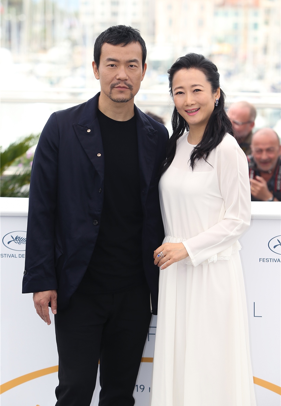 女主角趙濤及男主角廖凡在戲中演出狂暴的賈式愛情。（佳映提供） 
