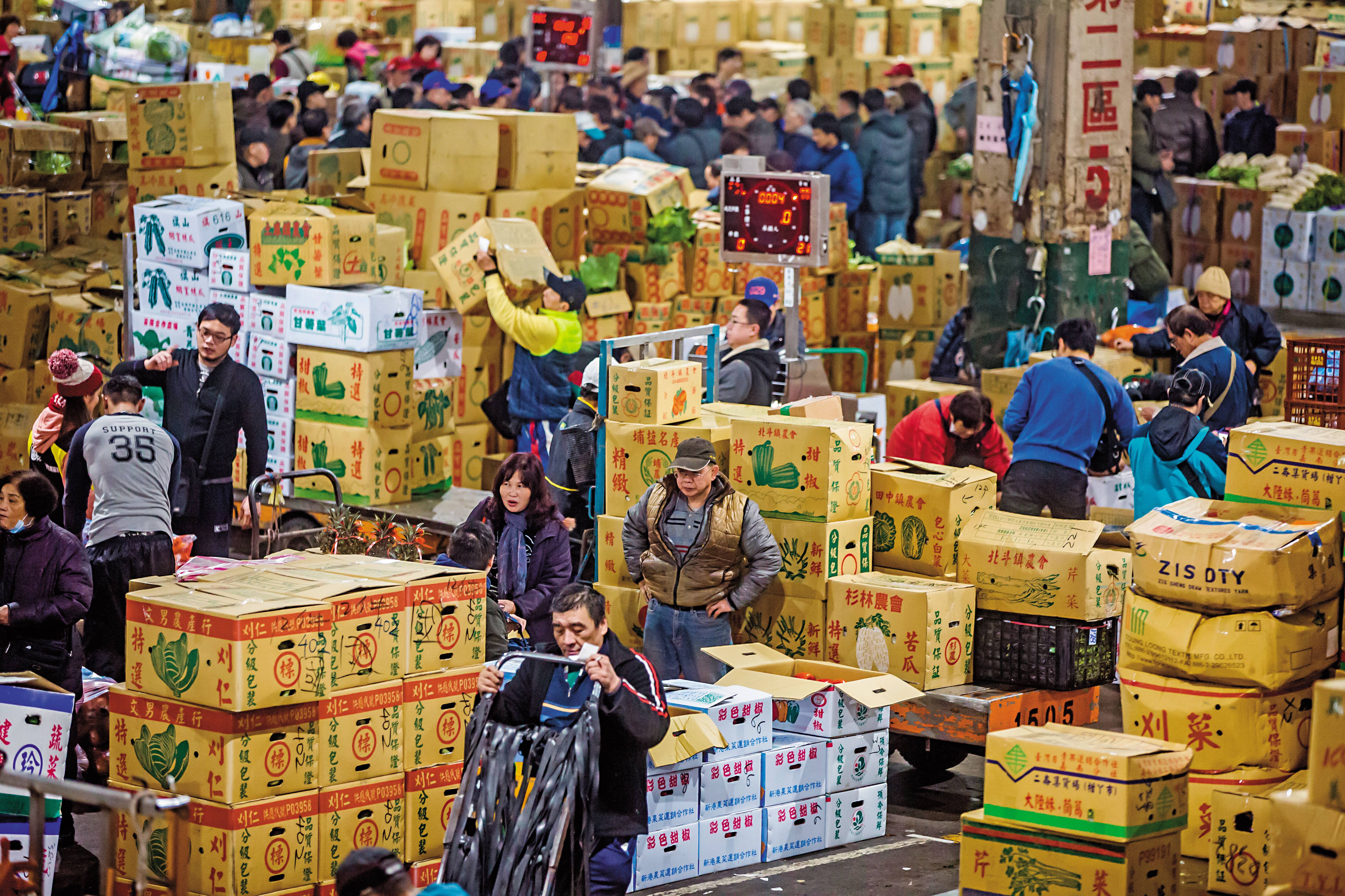 北農農產品只占全國16%，但休市3天卻能震撼蔬果批發價，讓農委會不得不正視產銷問題。