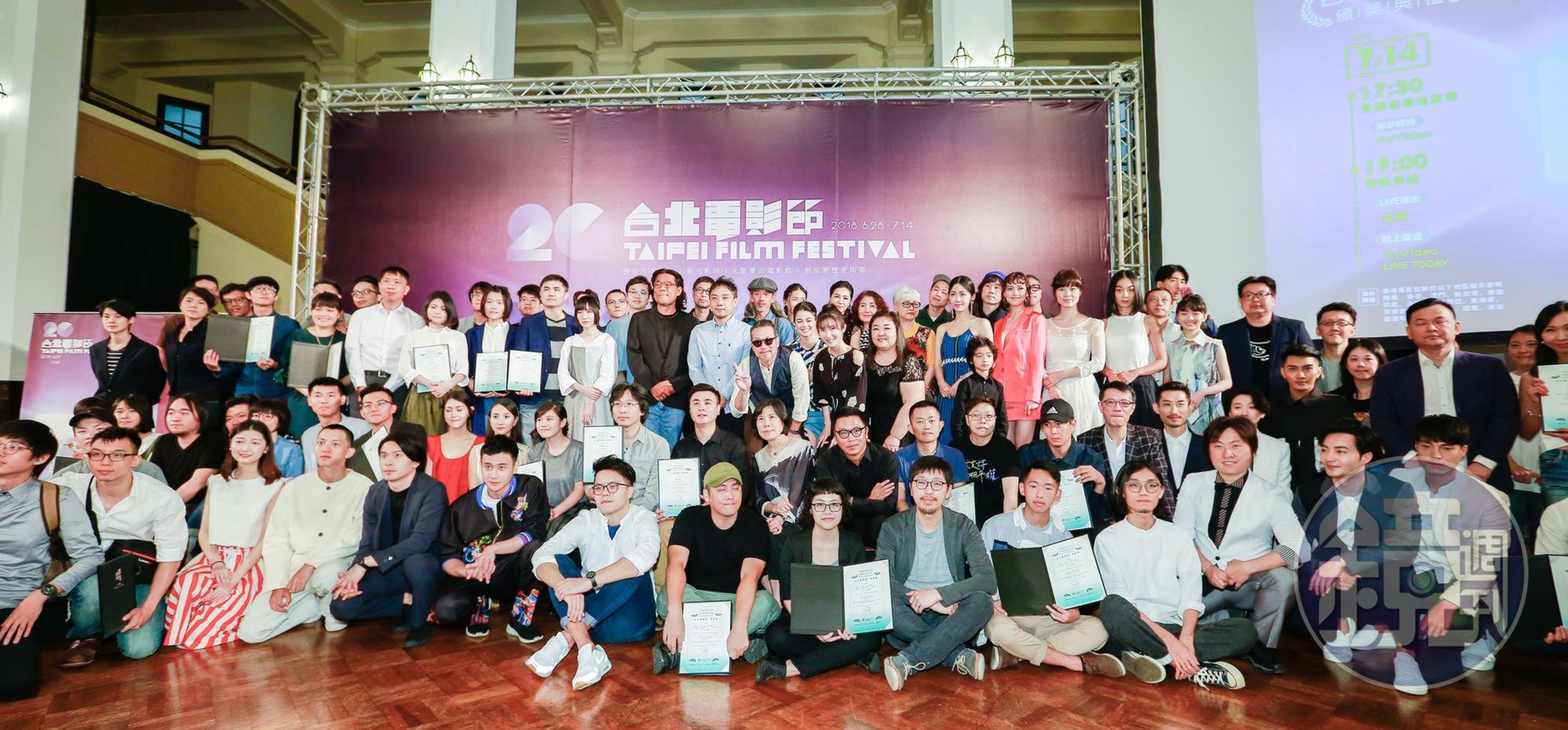 今年入選40部作品的代表人員，一起拍攝大合照留念。 