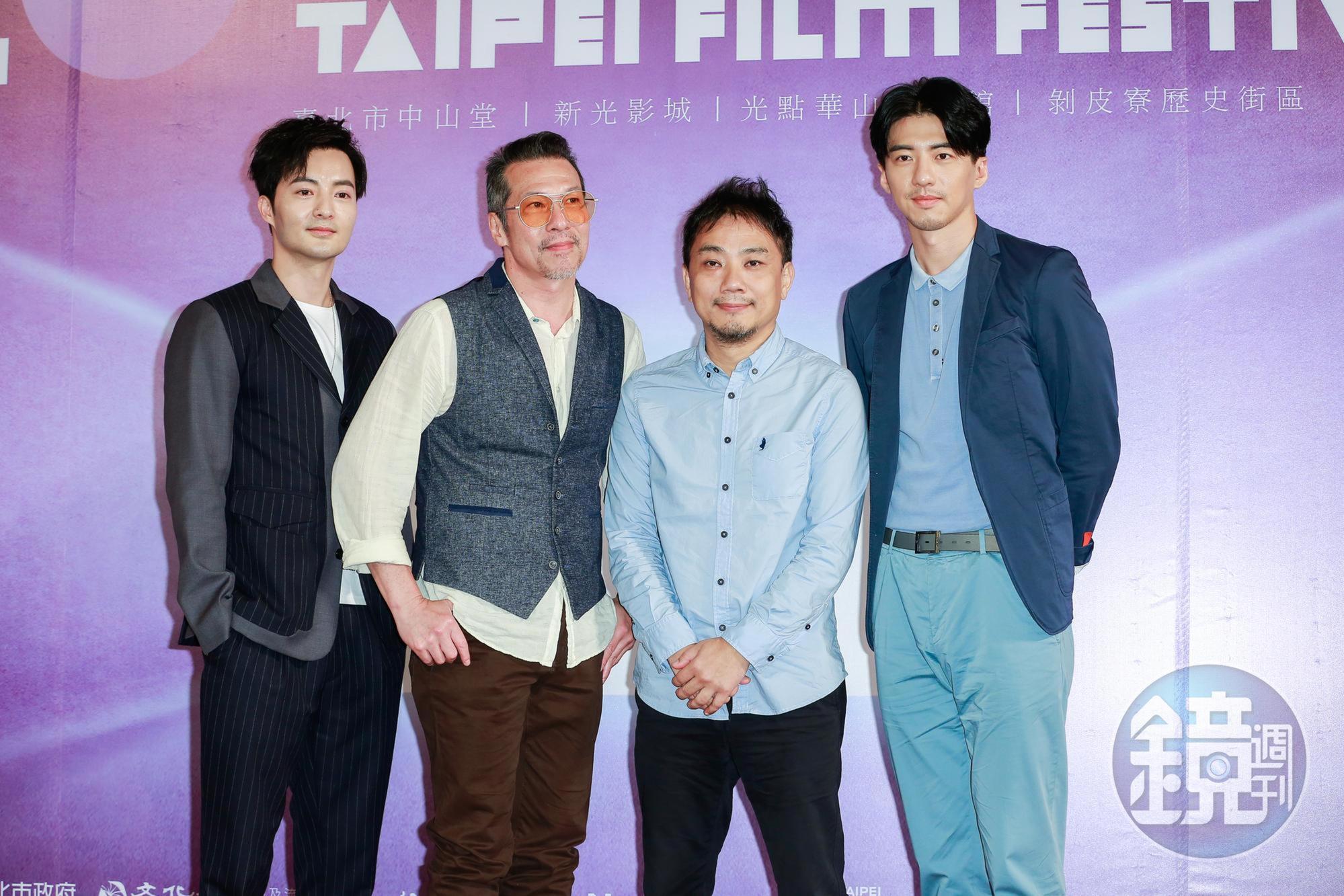 《范保德》編導蕭雅全（右二）、古斌（左一）、黃仲昆（左二）、傅孟柏。 