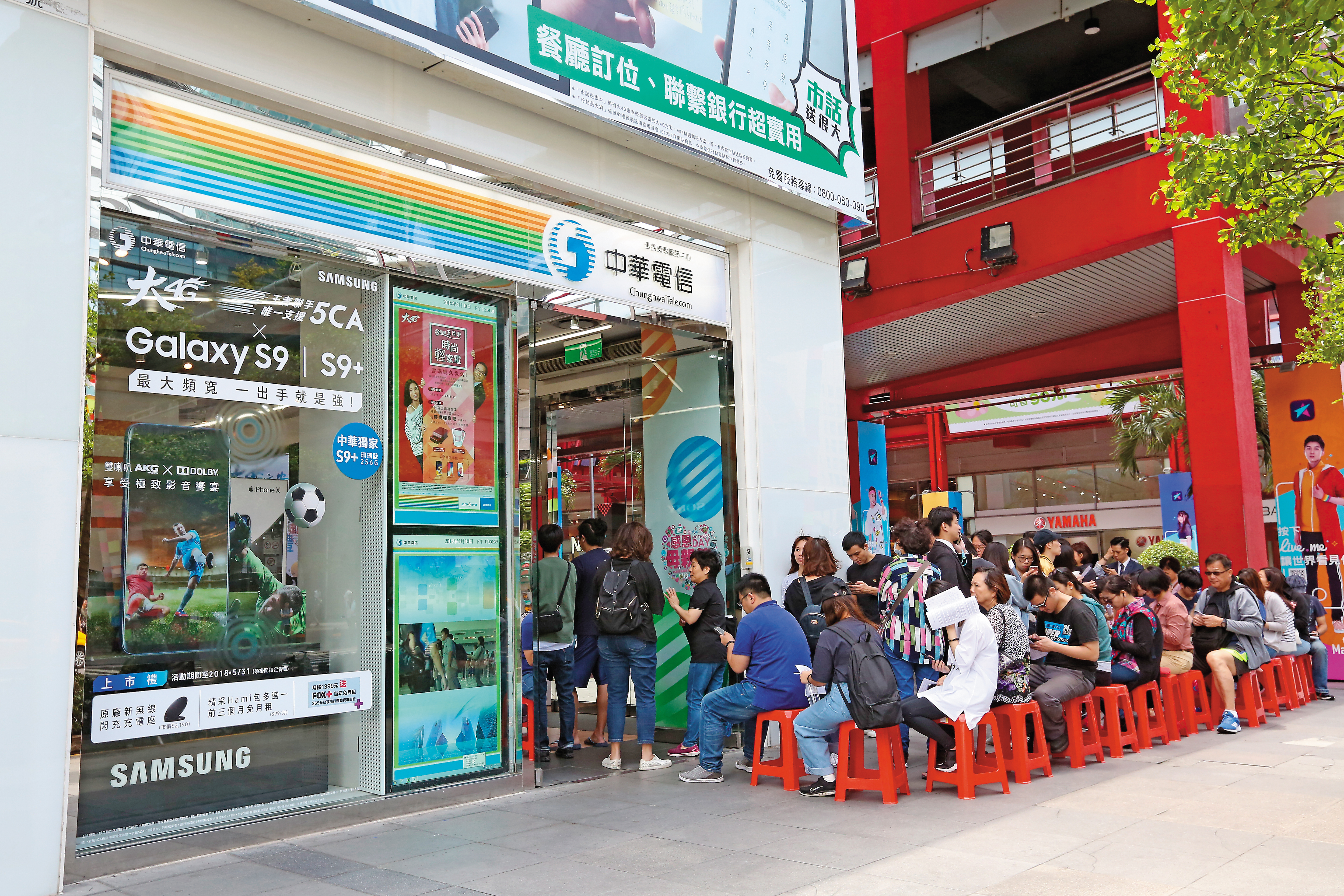 台灣的4G大戰，反映了全球行動通訊產業的深層病灶，鉅額的投資、殺頭的競爭，4G投資回收遙遙無期。