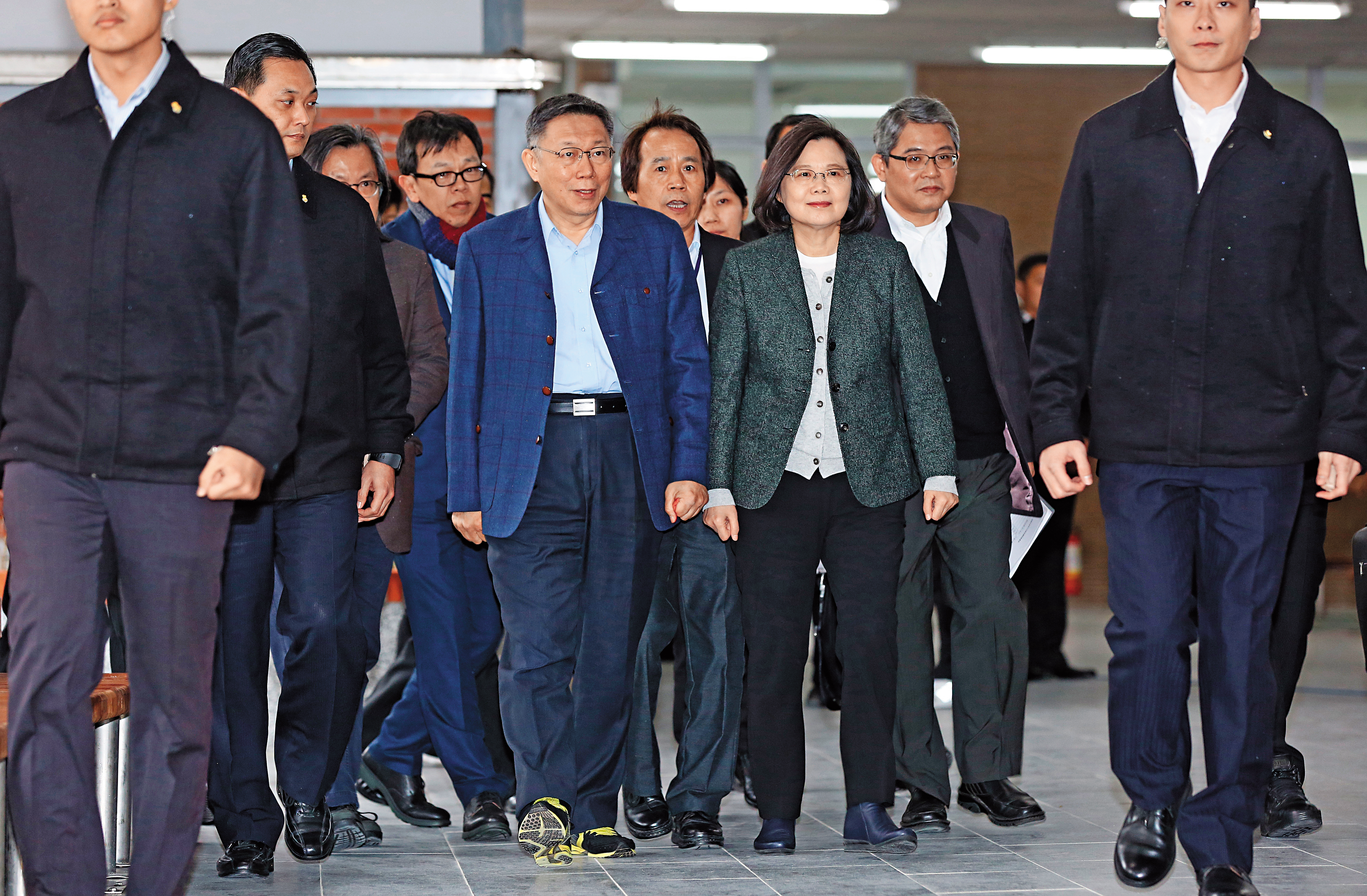 總統蔡英文今年1月拋出「台灣價值」議題，希望柯文哲能清楚說明。圖為柯、蔡視察北市健康公宅。