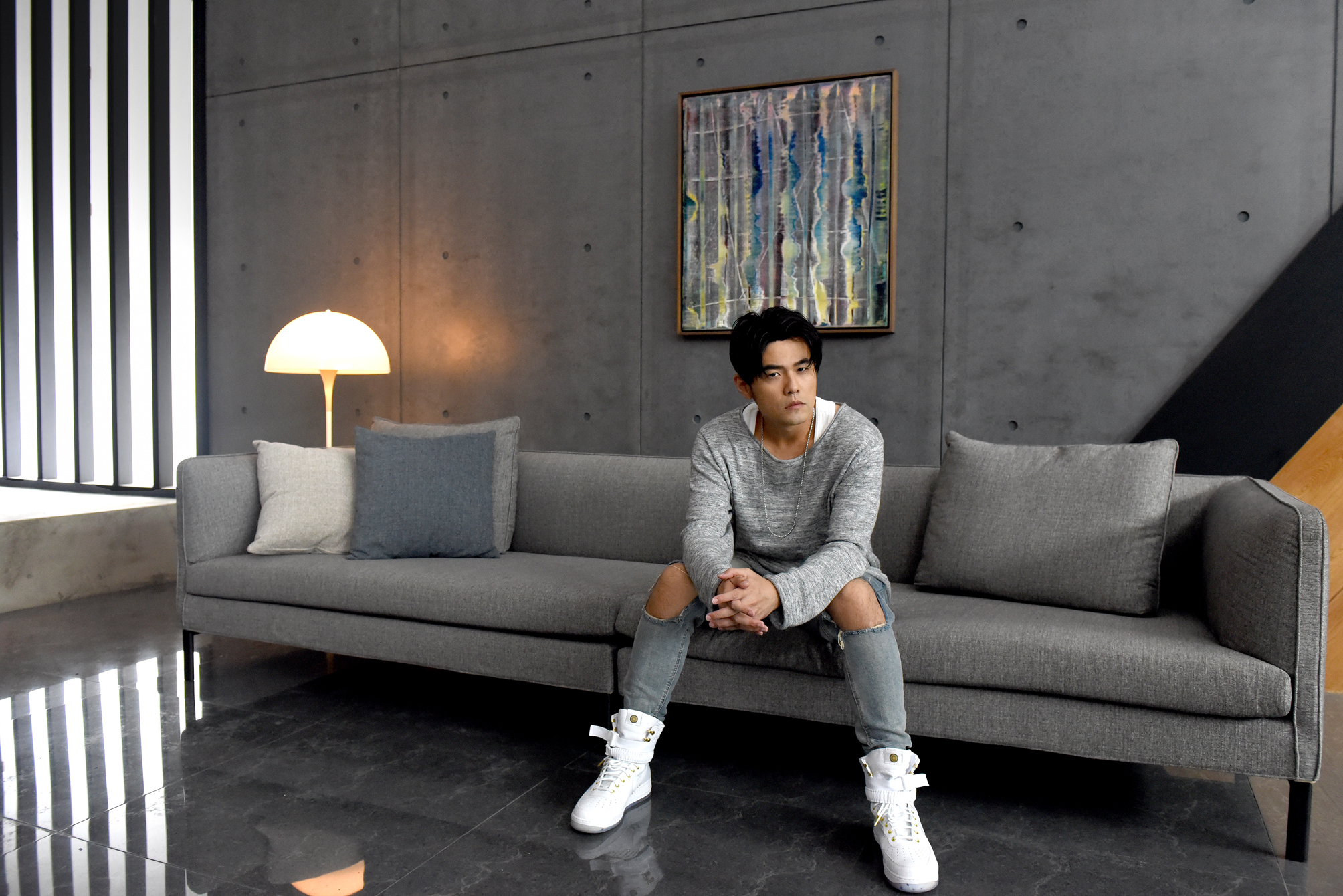 〈不愛我就拉倒〉MV曝光約半天，就已經累積92萬點擊次數成績驚人。（杰威爾提供）