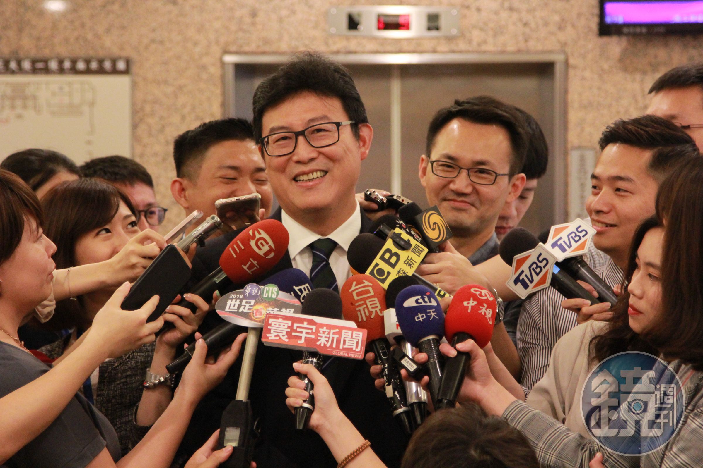民進黨立委姚文智得知選對會決議後接受訪問。（姚文智辦公室提供）