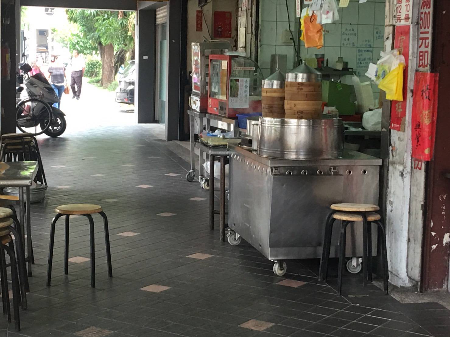 柯嫌供稱該間豆漿店生意不錯，所以才起意偷竊。（松山分局提供）