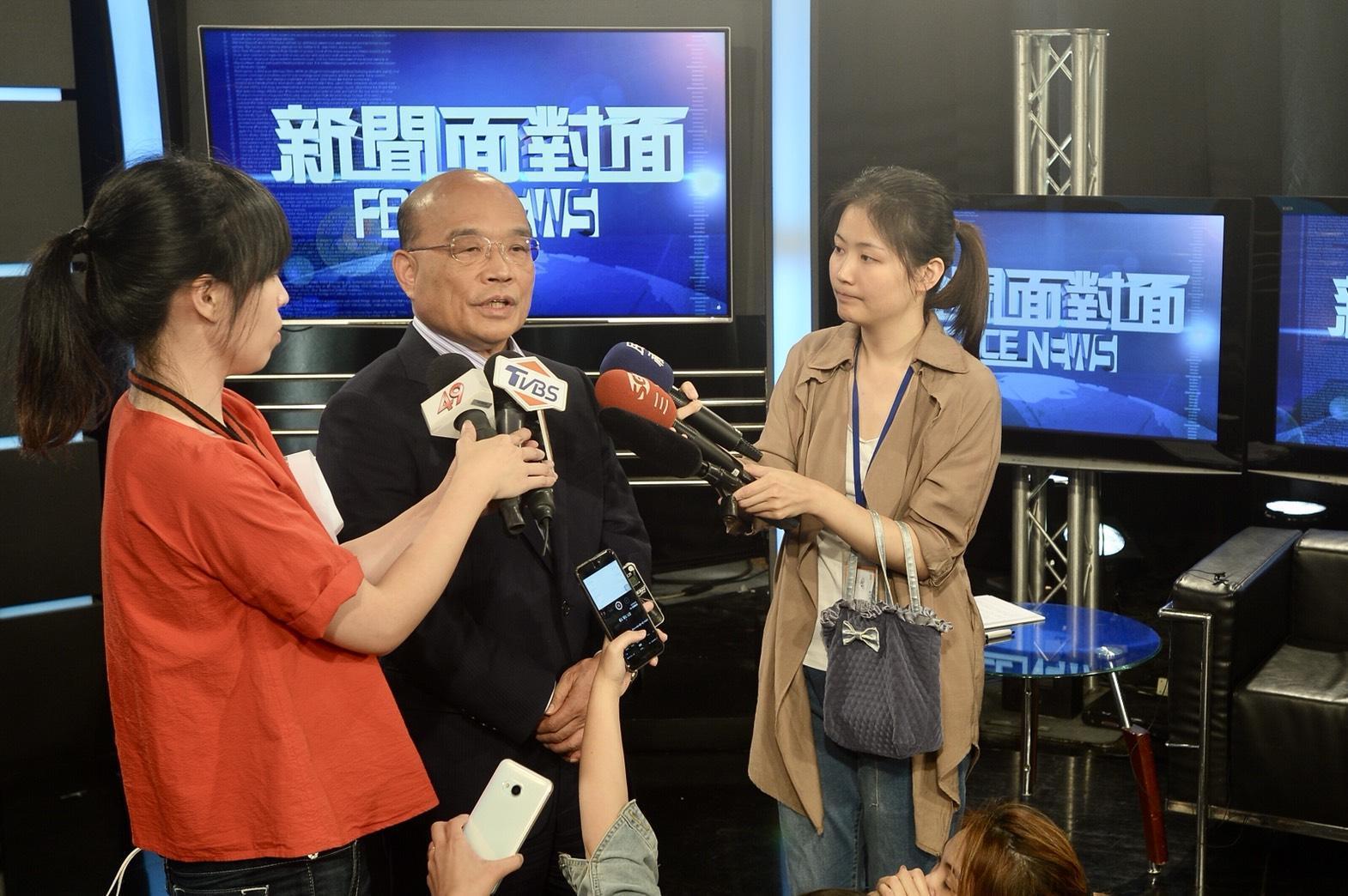 民進黨新北市長參選人蘇貞昌今受訪談北市不禮讓柯文哲。（蘇貞昌辦公室提供）