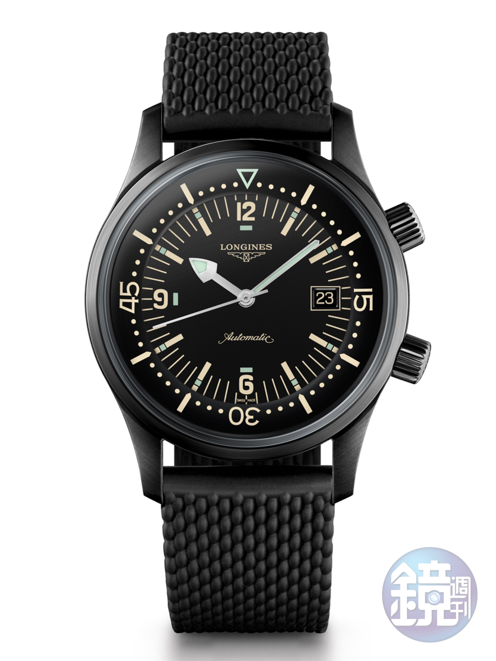 《Heritage Legend Diver Watch》今年獻上的復刻錶款,以1960年代當時水下探索以及軍事和潛水運動全盛時期所發表的一款潛水錶為靈感,今日改用全新的黑色版本重新詮釋;雖然風格上相當現代,不過包括箱型鏡面設計、內置旋轉錶圈以及指針與刻度的顏色,細節處來是可以看到它過去的影子。功能:時間顯示/機芯:自動上鏈機芯/建議售價:約NT$78,200