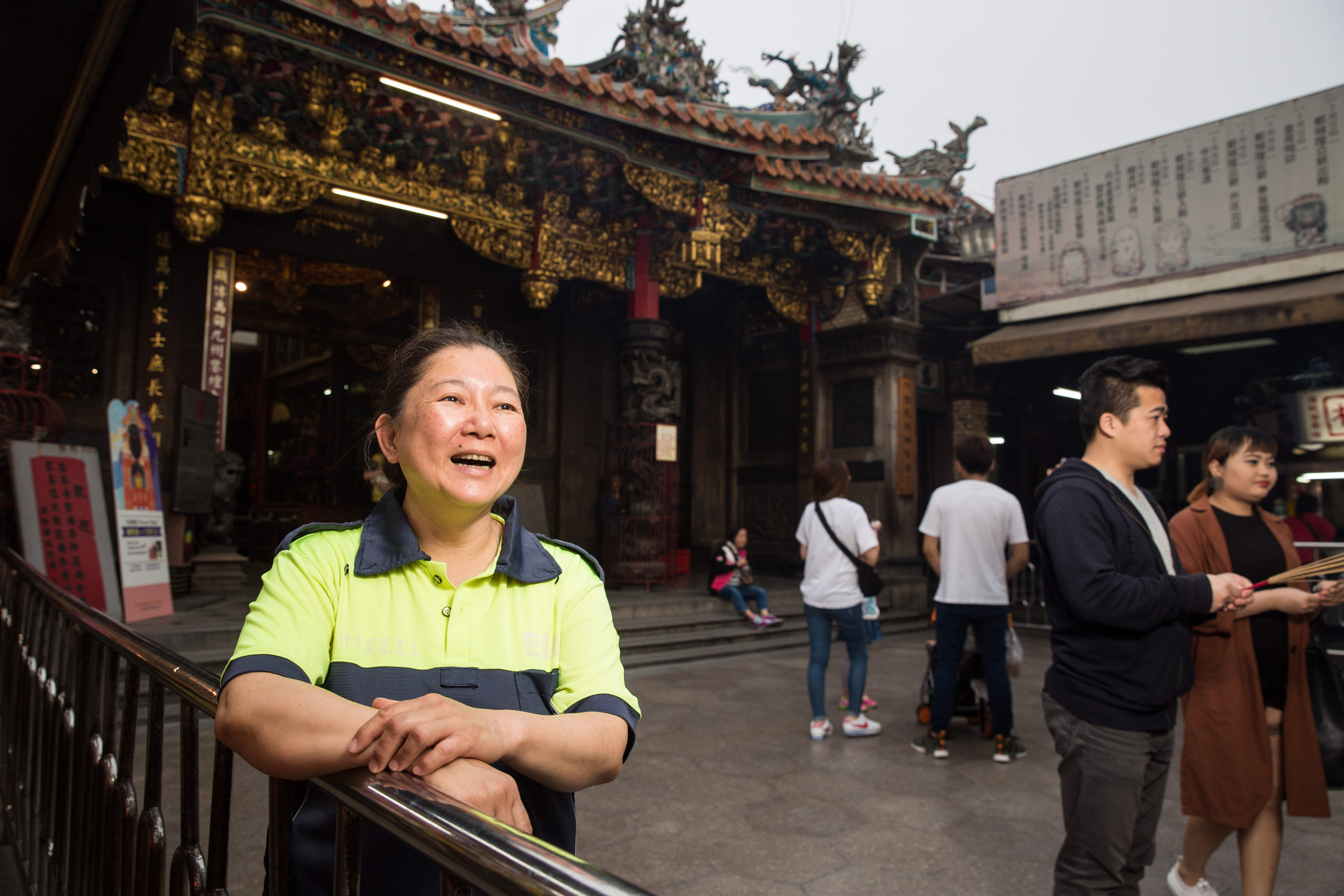 陳美枝自幼在新竹城隍廟旁長大,對城隍爺信仰虔誠,對生死亦有所領悟。