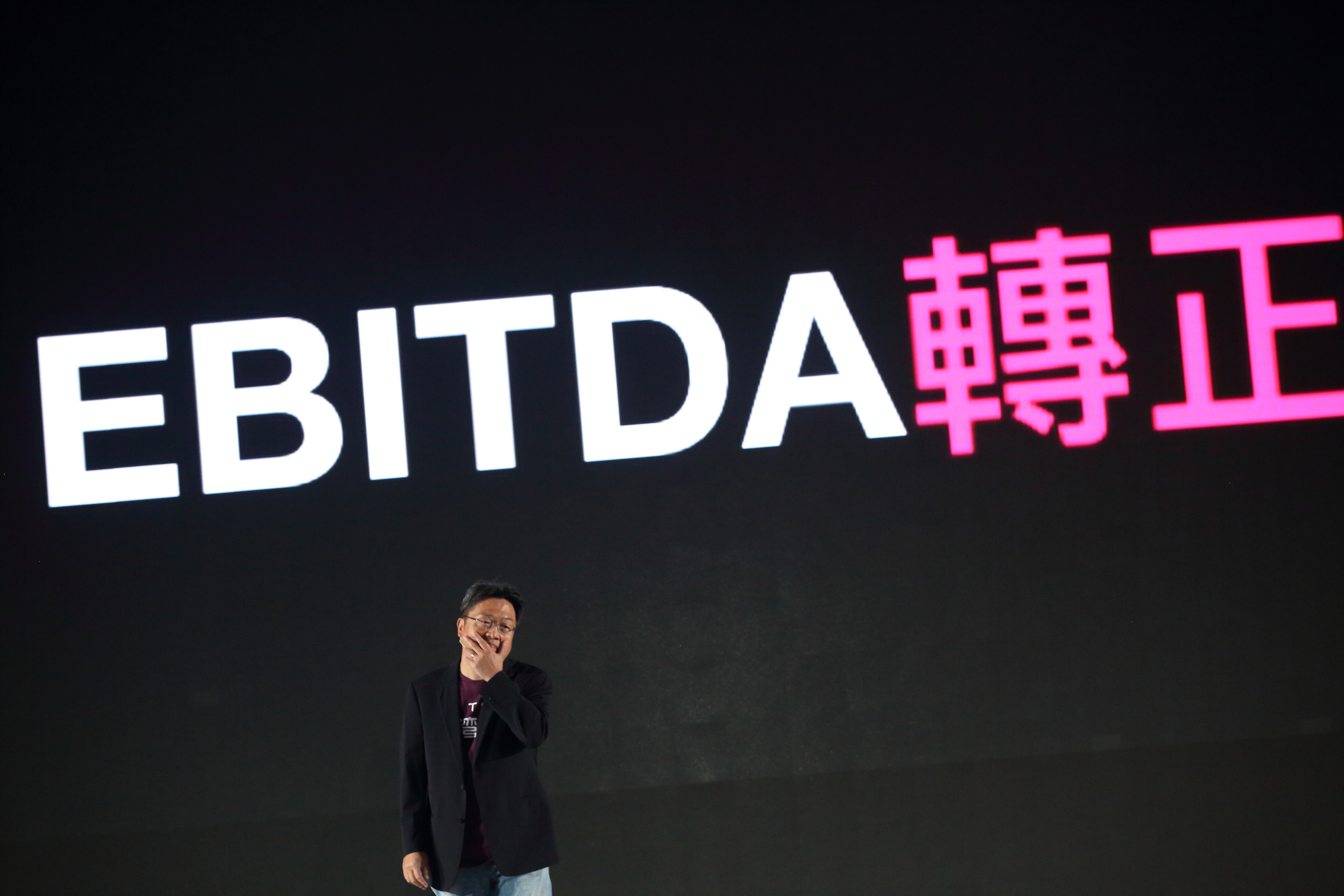 台灣之星總經理賴弦五在週年記者會上，細數努力打拚的成果。