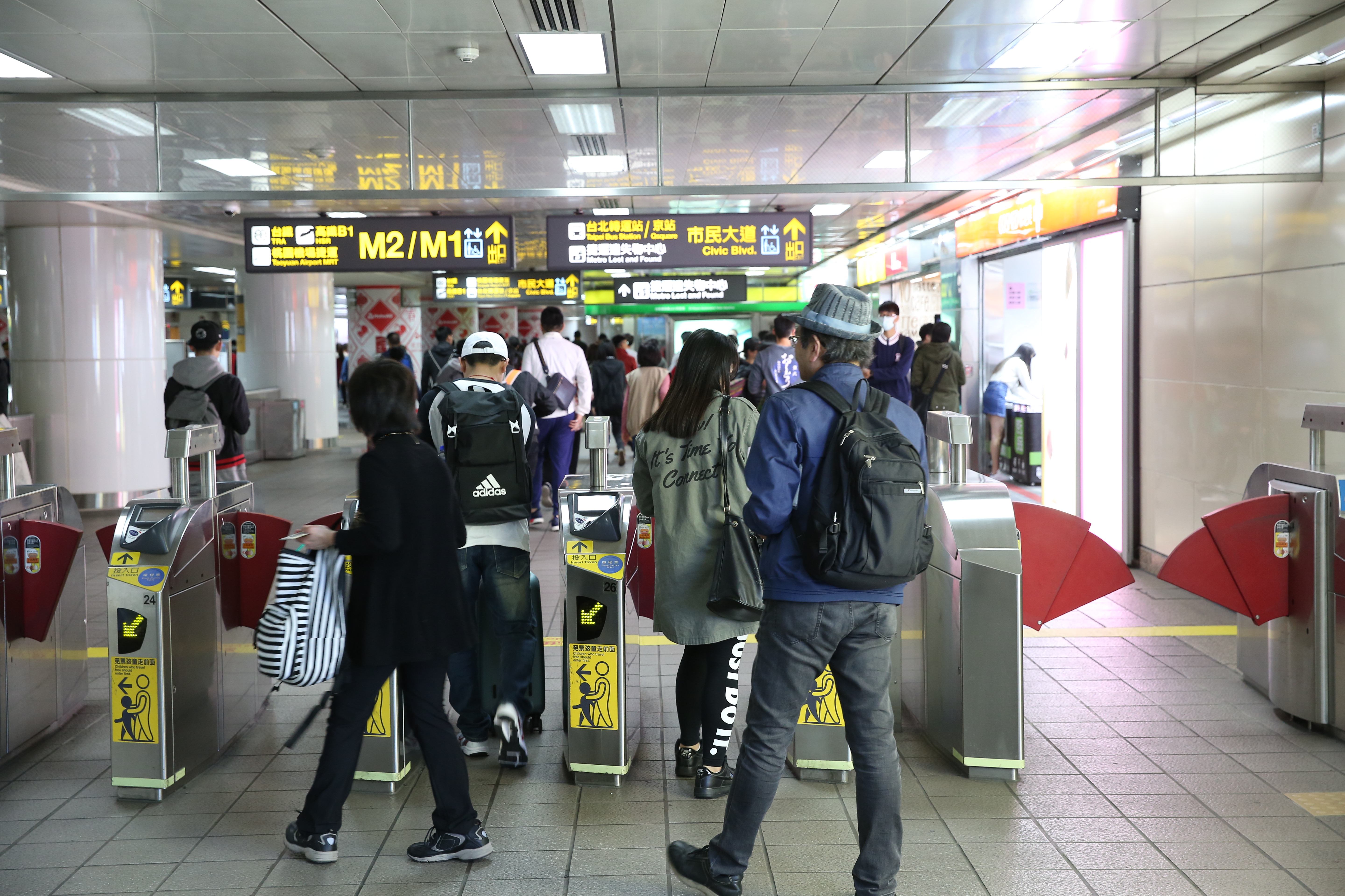 即日起北捷全線117個車站、219列電聯車以及北捷附屬場域可使用免費WiFi。
