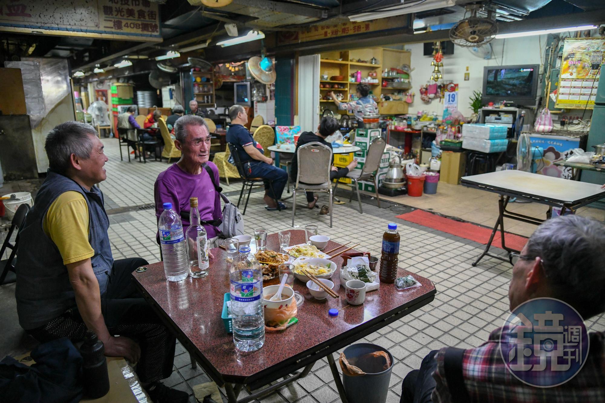 北投市場的茶店，一般只有老客人敢入座。
