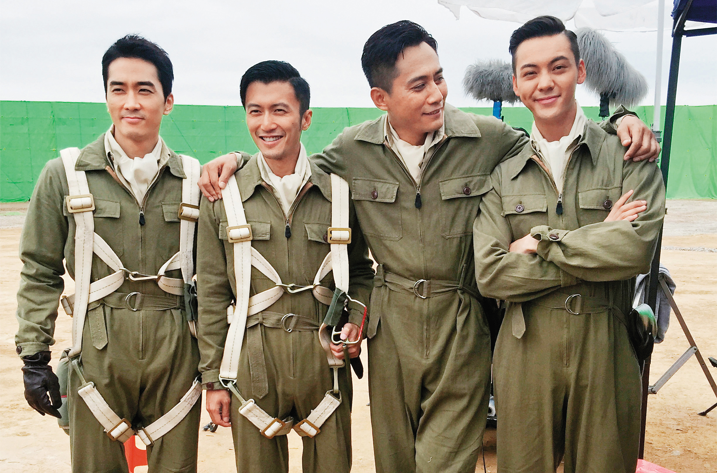 預定今夏在對岸上映的《大轟炸》，宋承憲（左起）、謝霆鋒、劉燁和陳偉霆的飛行員扮相帥氣，電影描述抗日時期日本對重慶戰略轟炸6年半的故事。