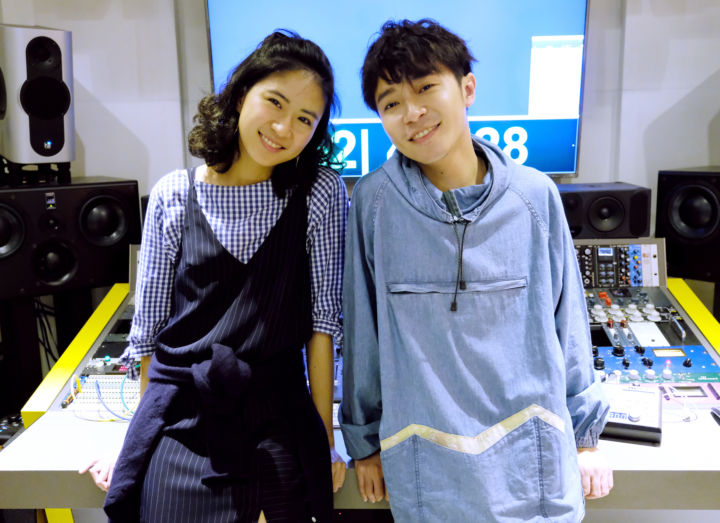 青峰邀來爵士女聲9m88一起合唱。（大房小山音樂提供）