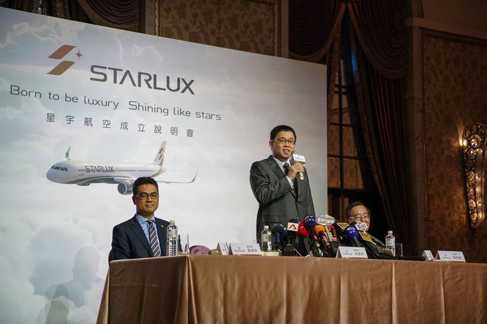 張國煒表示,當時正要接送小孩上課,因對方車輛突然竄出,他閃避不及煞車撞上。(翻攝自星宇航空臉書)