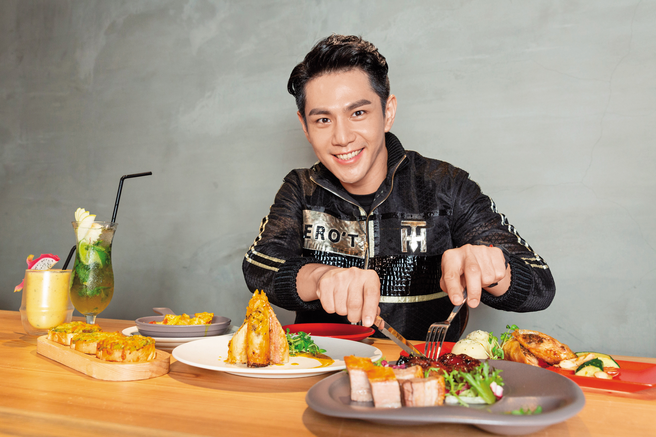 來台多年的祖雄，非常喜愛台灣的食物，永和豆漿、牛肉麵和熱炒都是他喜歡吃的。