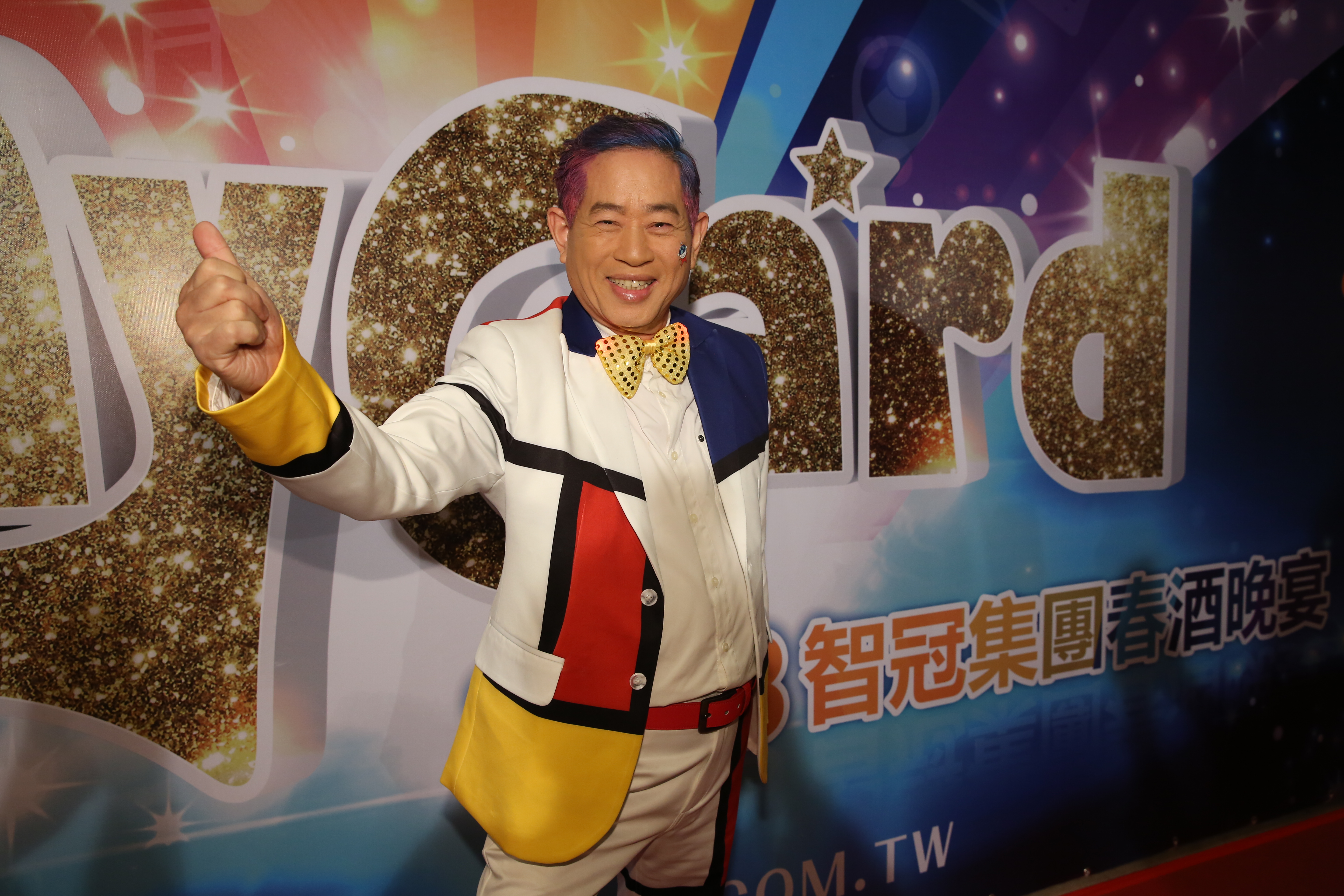 智冠老董王俊博，面對來勢洶洶的市場派金主，全力備戰。