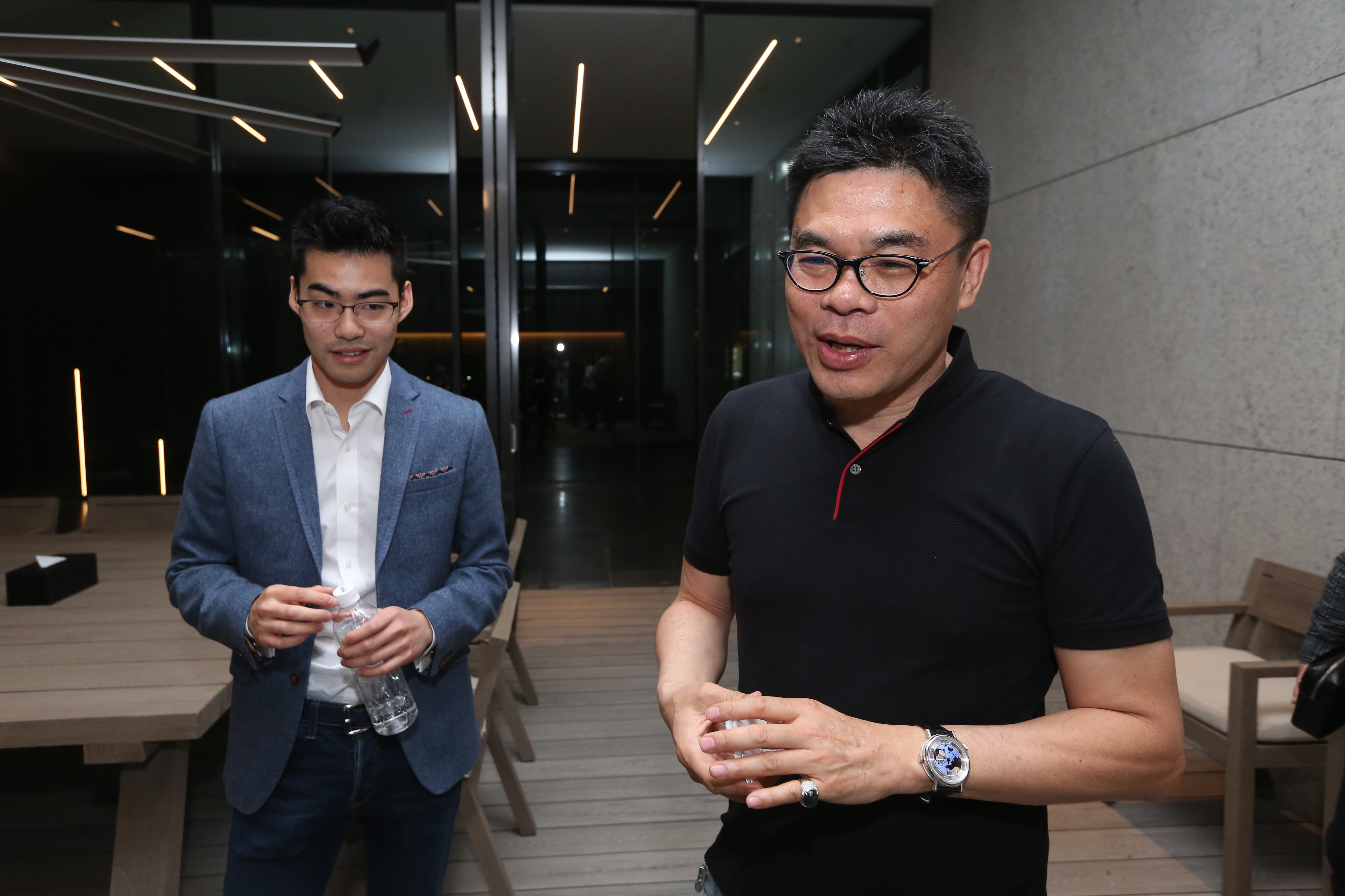 江韋侖分析,景氣不明,市場充斥偽豪宅。