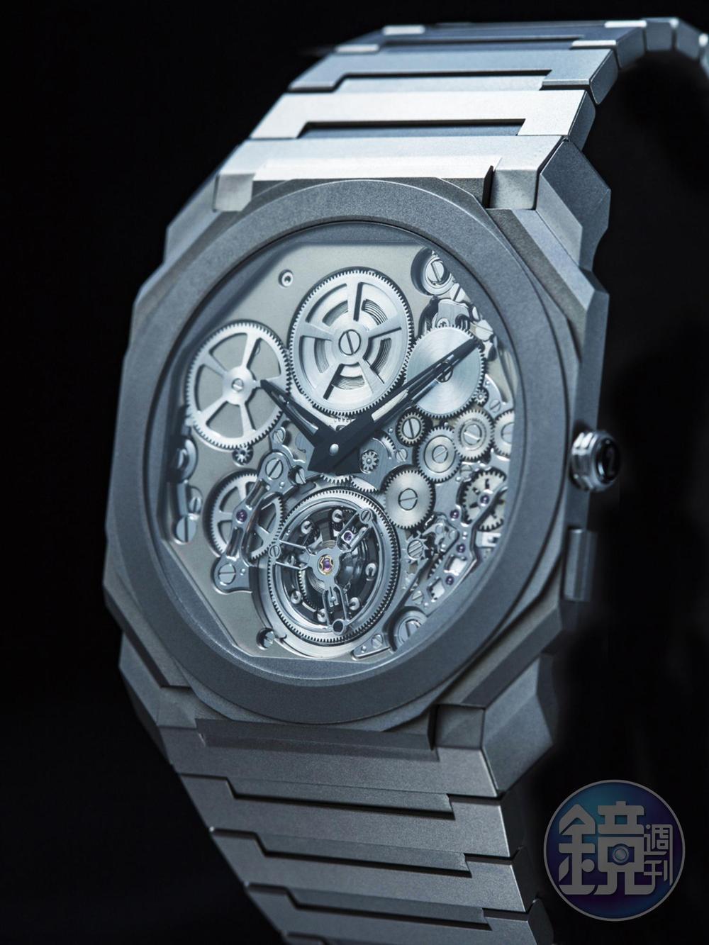 《Octo Finissimo Tourbillon Automatic》寶格麗在超薄錶領域銳不可擋,第四度締造紀錄的這款Octo Finissimo自動上鏈陀飛輪腕錶,榮登同級最薄紀錄,錶身僅有3.95mm,透過配置微型自動盤,是讓它達到極致纖薄的秘訣。至於4點鐘位置的按鈕,則是用來切換錶冠功能,操作上更加方便。功能:時間顯示;陀飛輪;錶冠功能切換按鈕/機芯:自動上鏈機芯/建議售價:約NT$3,820,000元 (限量50只)