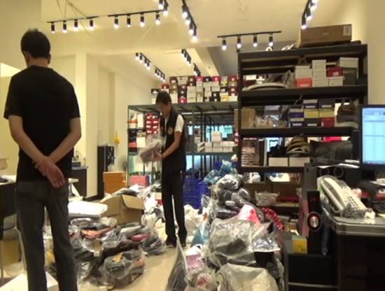 廖陳2嫌販售仿賣品,不法獲利近7,000萬元。(翻攝畫面)