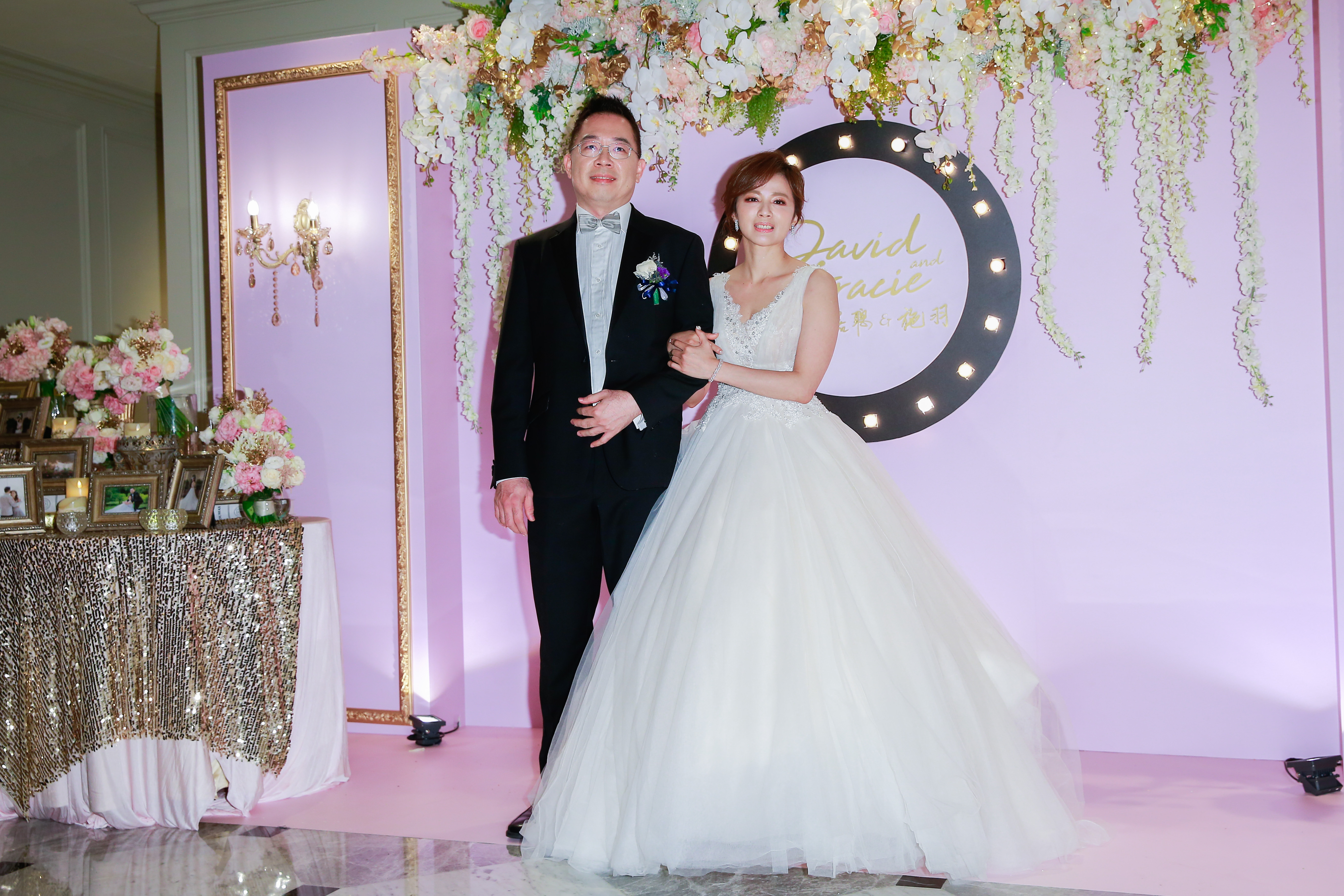 陳施羽今晚梅開二度嫁給49歲的教友高嘉聰。