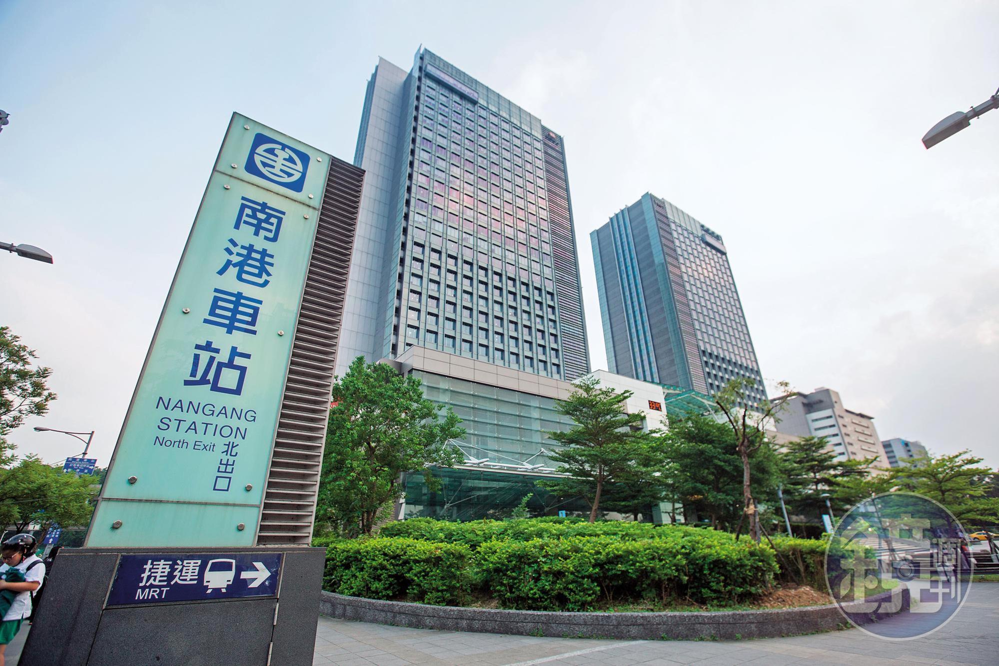 北市府堅持基隆輕軌得地下化進入南港車站，但這1公里路程將增加超過80億元預算。