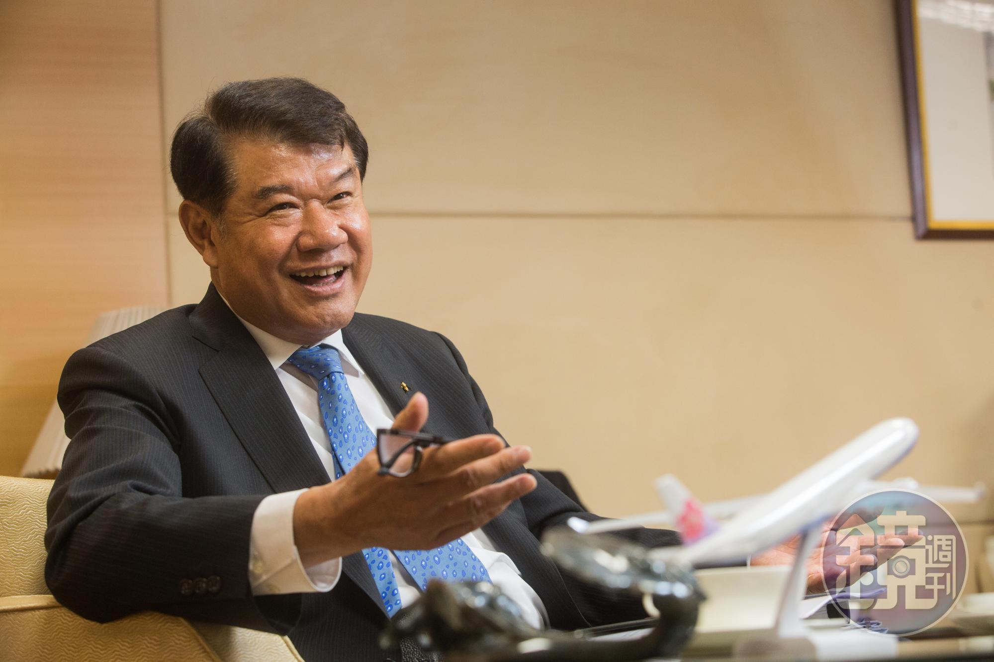 何煖軒接任華航董事長不到兩年就繳出亮眼成績單，他還要帶領華航進軍電商市場、搶攻航太商機。 