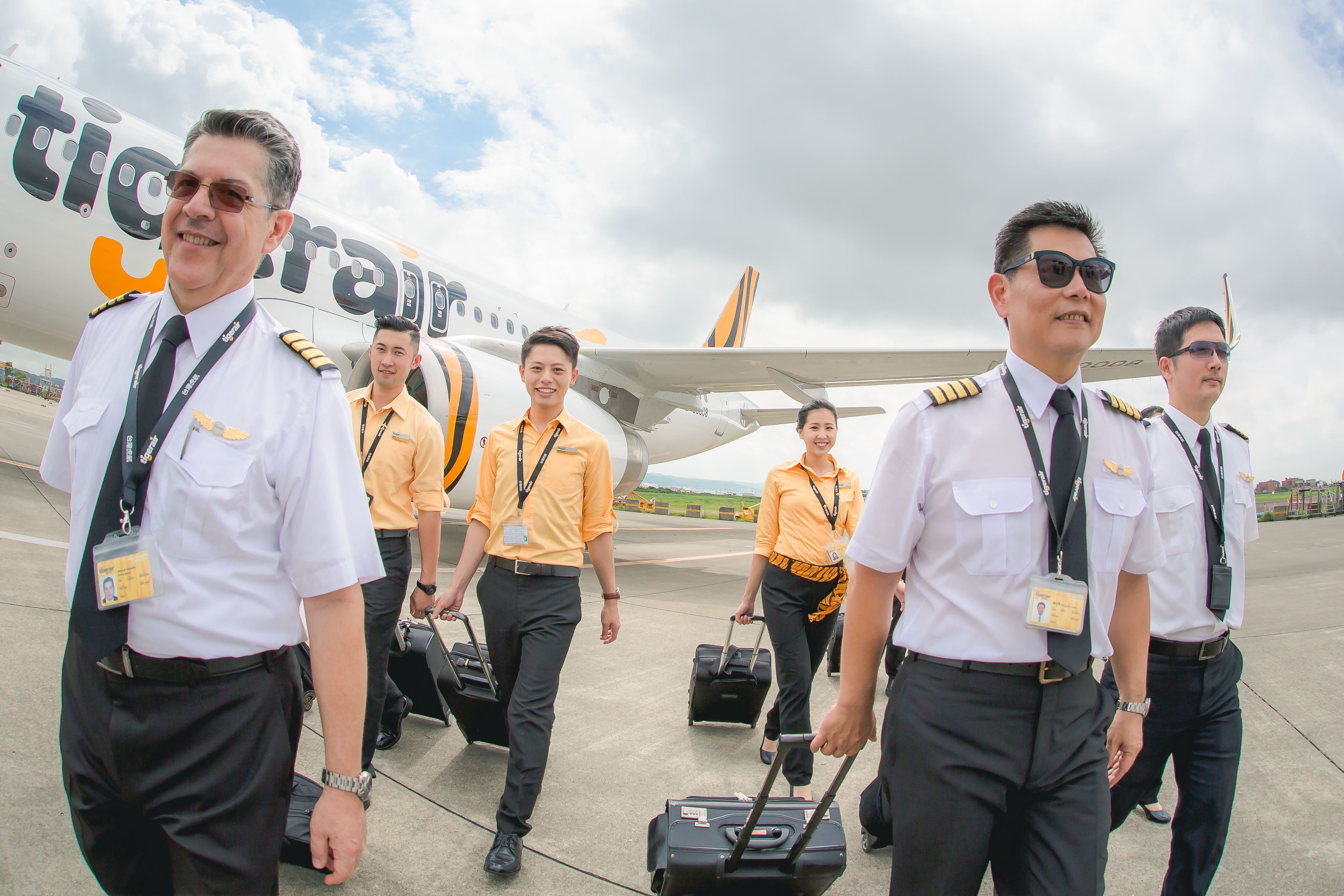 何煖軒從新加坡外資手中拿回虎航主導權後，華航全力挹注資源，終於在成立3年後轉虧為盈。