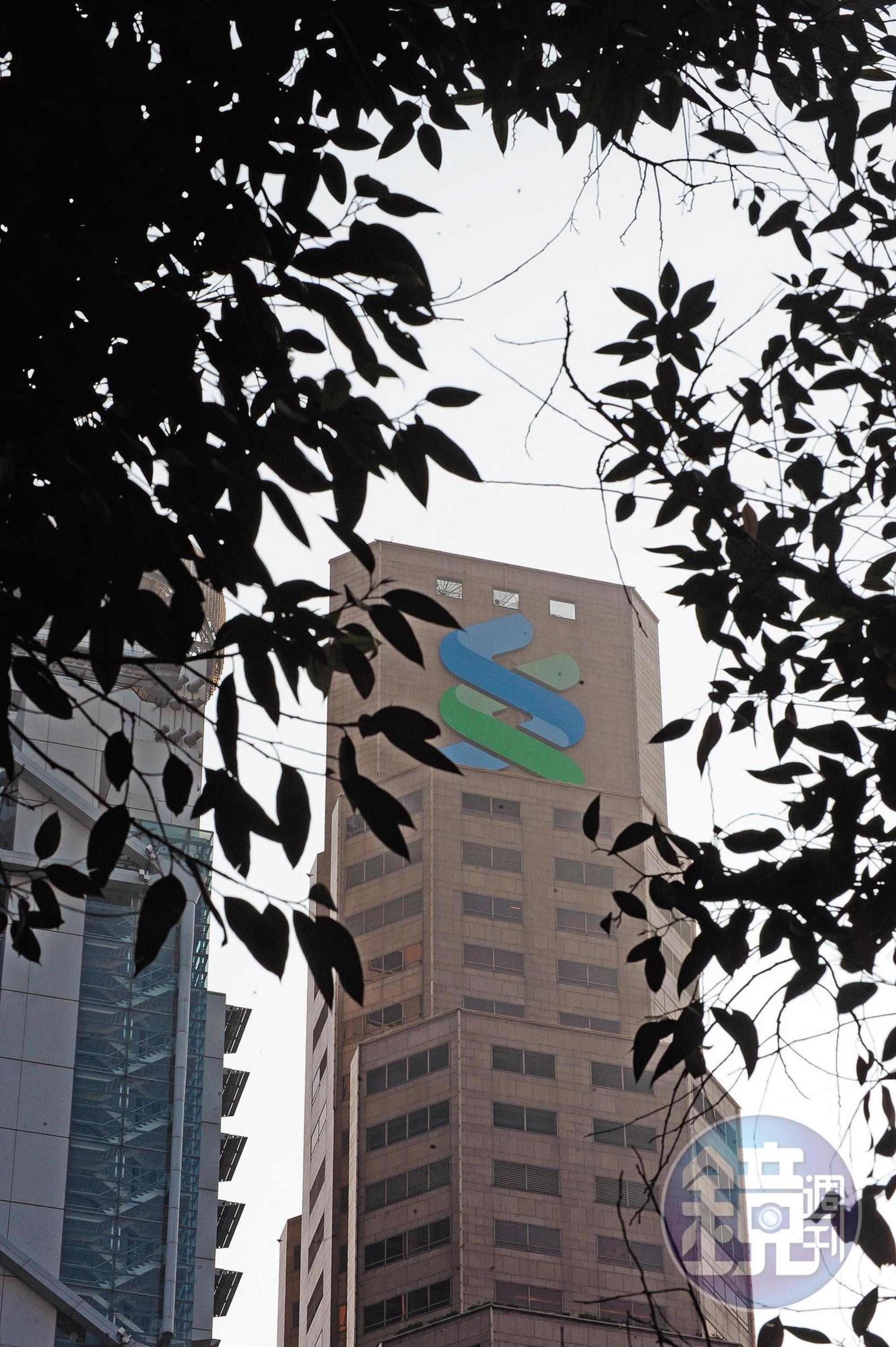 香港渣打銀行已將鄧文聰掏空的53億元，返還金管會。（東方IC）