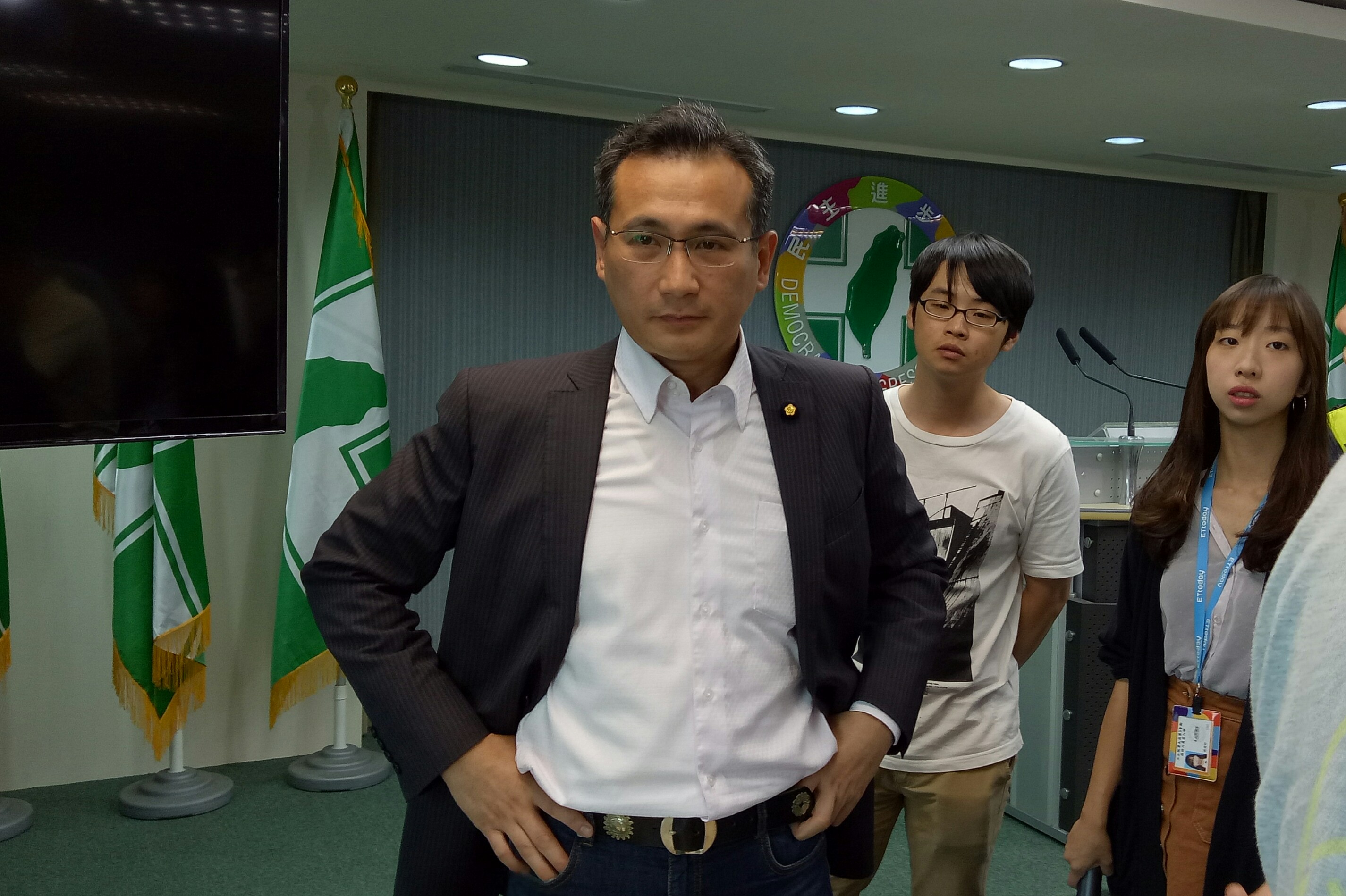 民進黨發言人鄭運鵬今轉述選對會決議。