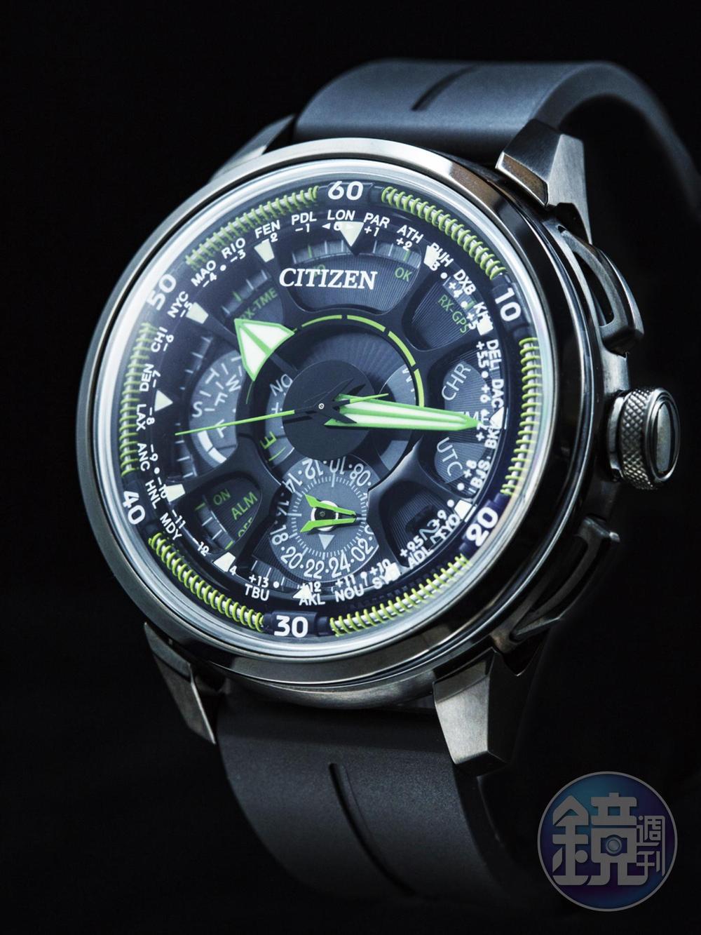 《CC7005-16E》2011年星辰推出全球首款光動能衛星腕錶，搭載F900機芯，是全球首款能夠透過衛星對時的腕錶；而在今年品牌推出款全新的升級版本，造型上沿襲前一代前衛且大膽的配色與線條，機芯方面升級至F990，從原本的單一衛星校時改成了GPS對時系統，校時效率更高。功能：時間顯示；GPS對時；兩地時間／機芯：光動能石英機芯／建議售價：約NT$102,800