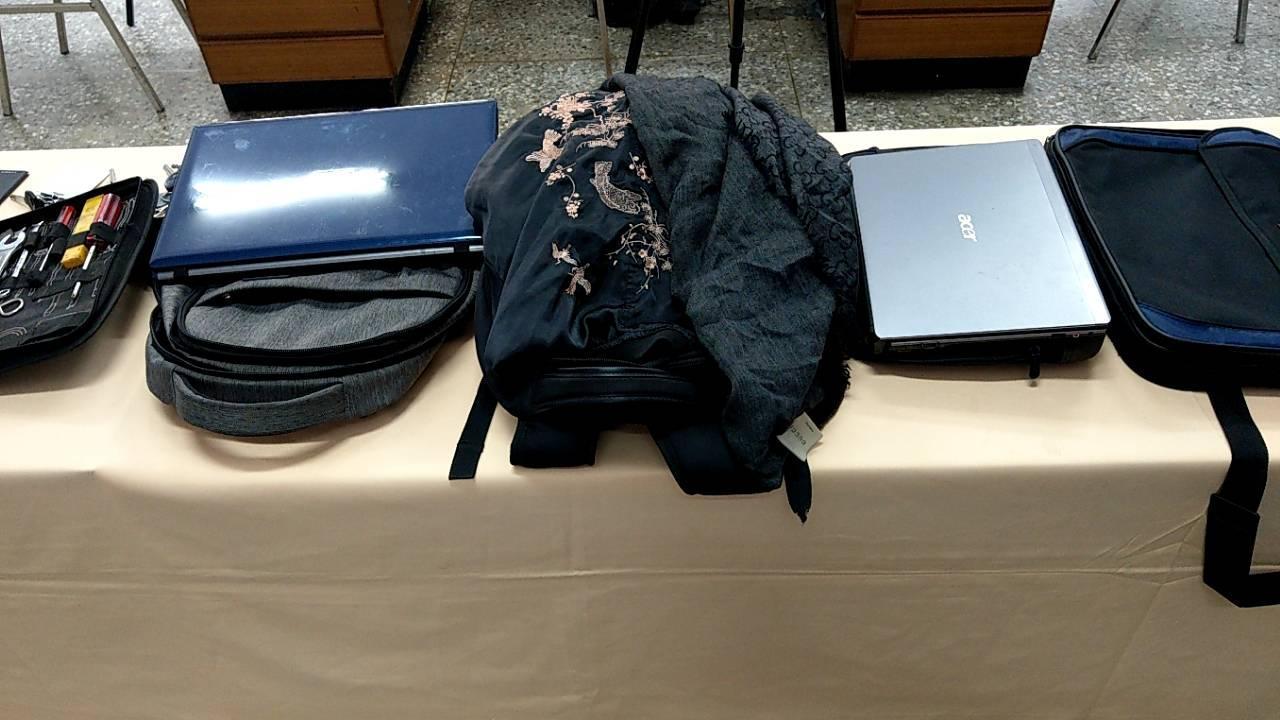 林姓慣竊身上所起出的犯案工具以及贓物。(警方提供)